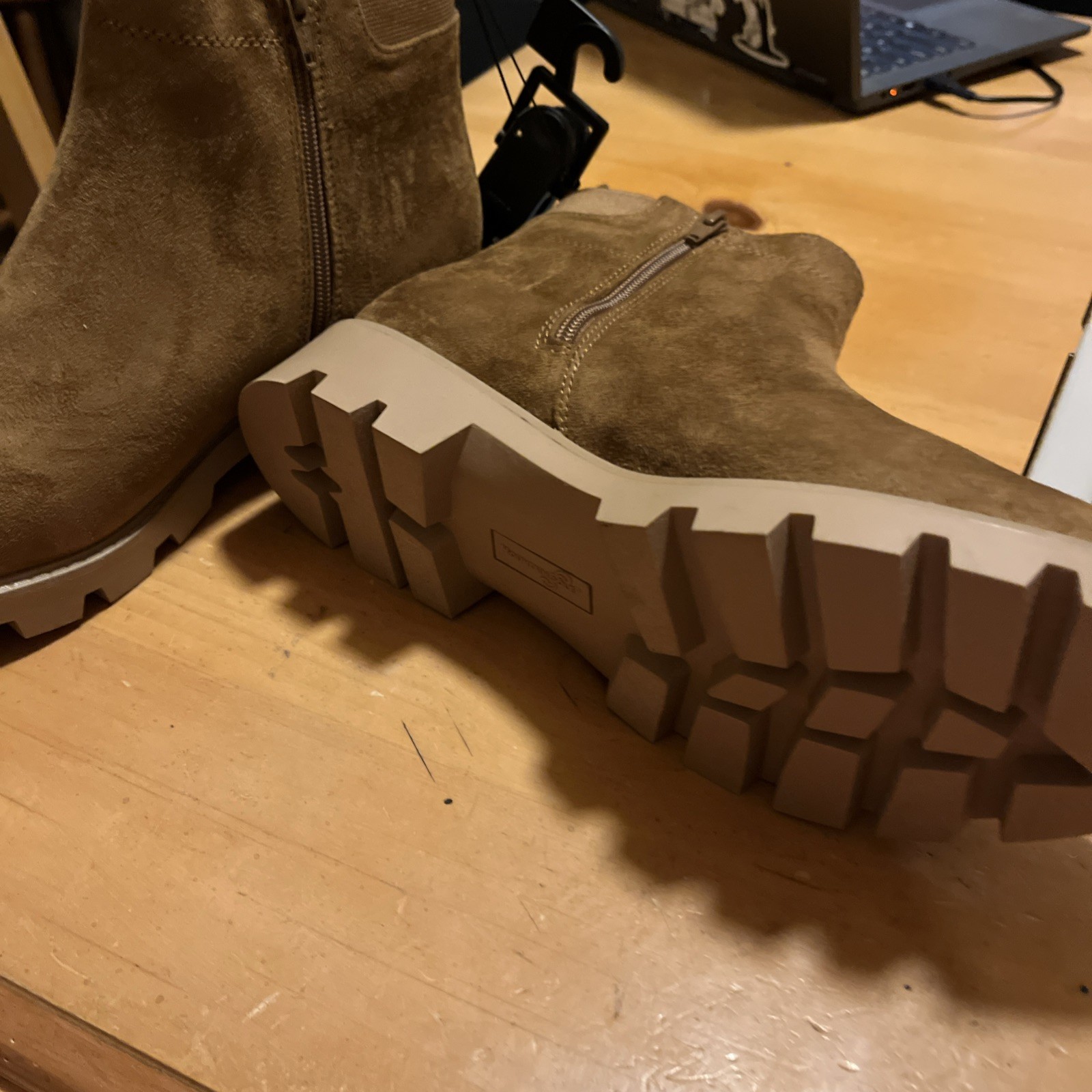 Mountain Sole Women’s Chelsea Boot Size: 12W Faux Suede Brown/Cognac NWOB