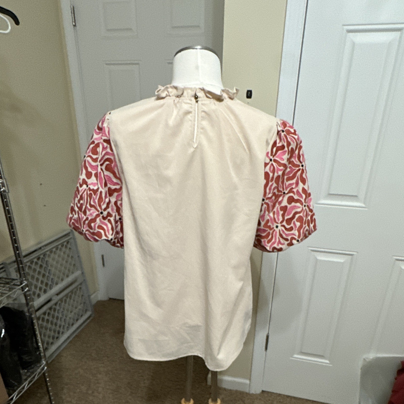 r2 Womens M Beige Floral Blouse Puff Short Sleeve Ruffle High Neck