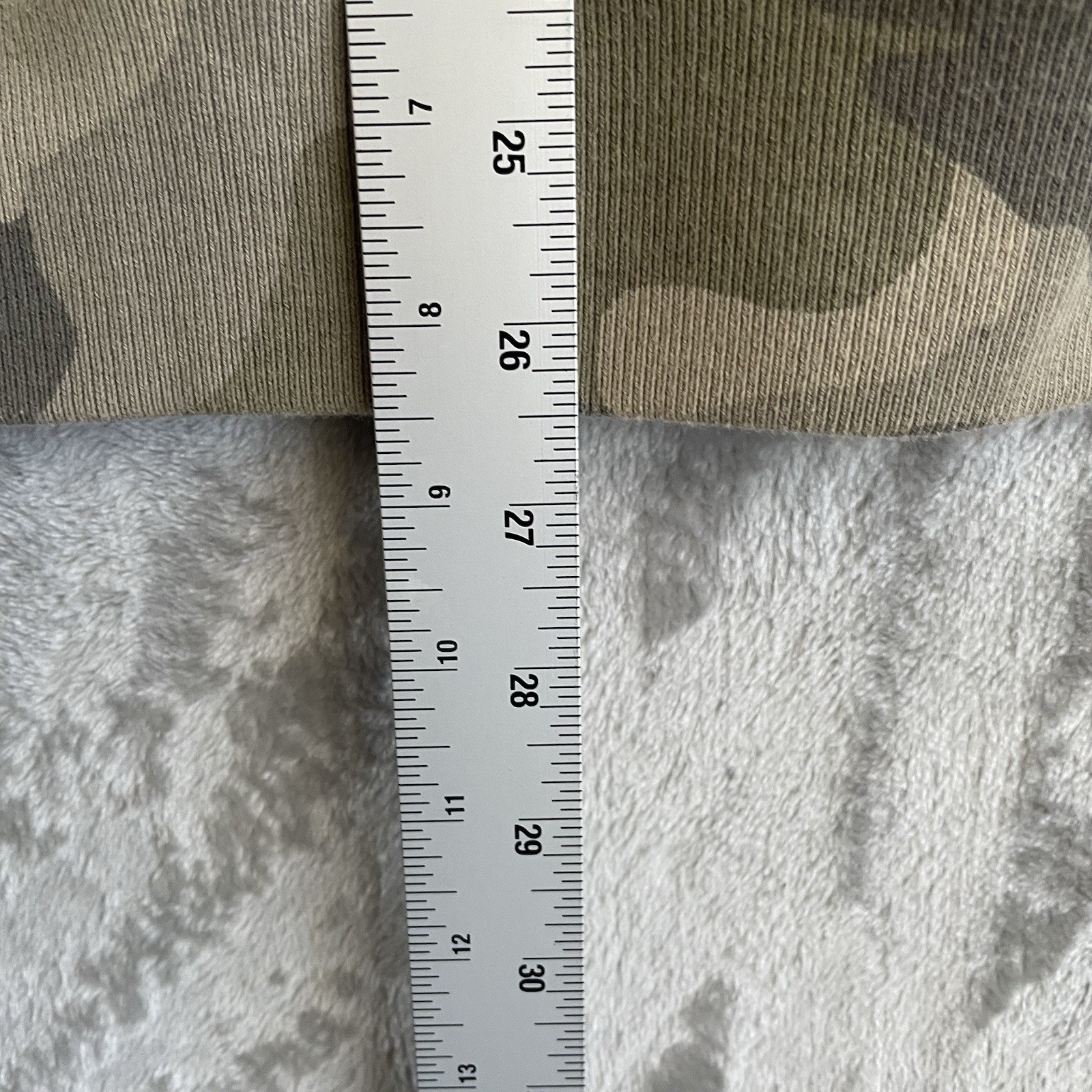 Hollister Hoodi Large Camo Print Pullover Sweatshirt Kangaroo Pocket LA