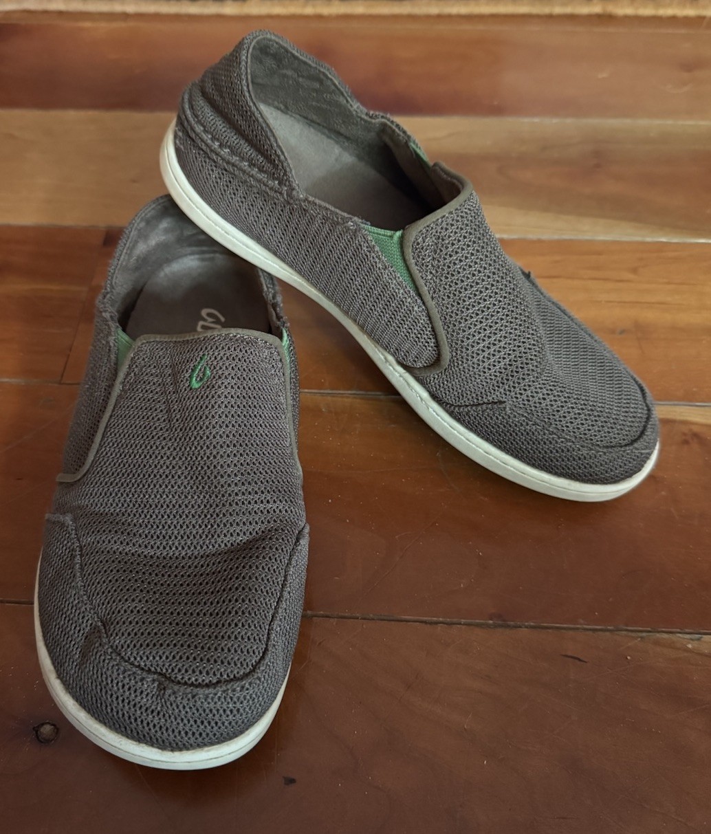 OluKai Nohea Mesh Boys/Youth Slip-On Sneaker Gray-Brown US 2