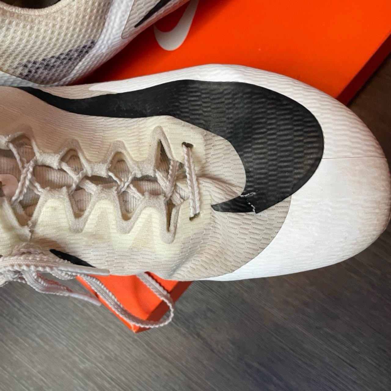 Nike Zoom Rival Sprint Men’s Low Top Track & Field Lace-Up Metal Spikes Beige