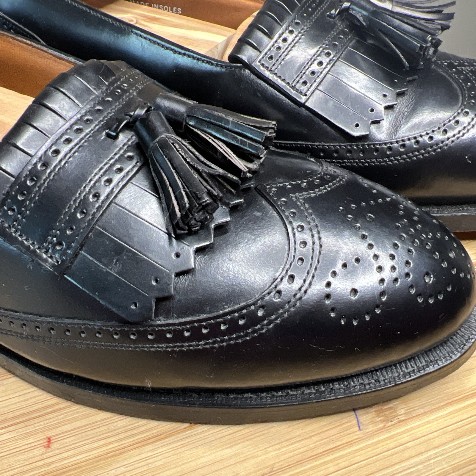 Men’s Bostonian Wingtip Tasseled Black Leather Classic Shoes 10