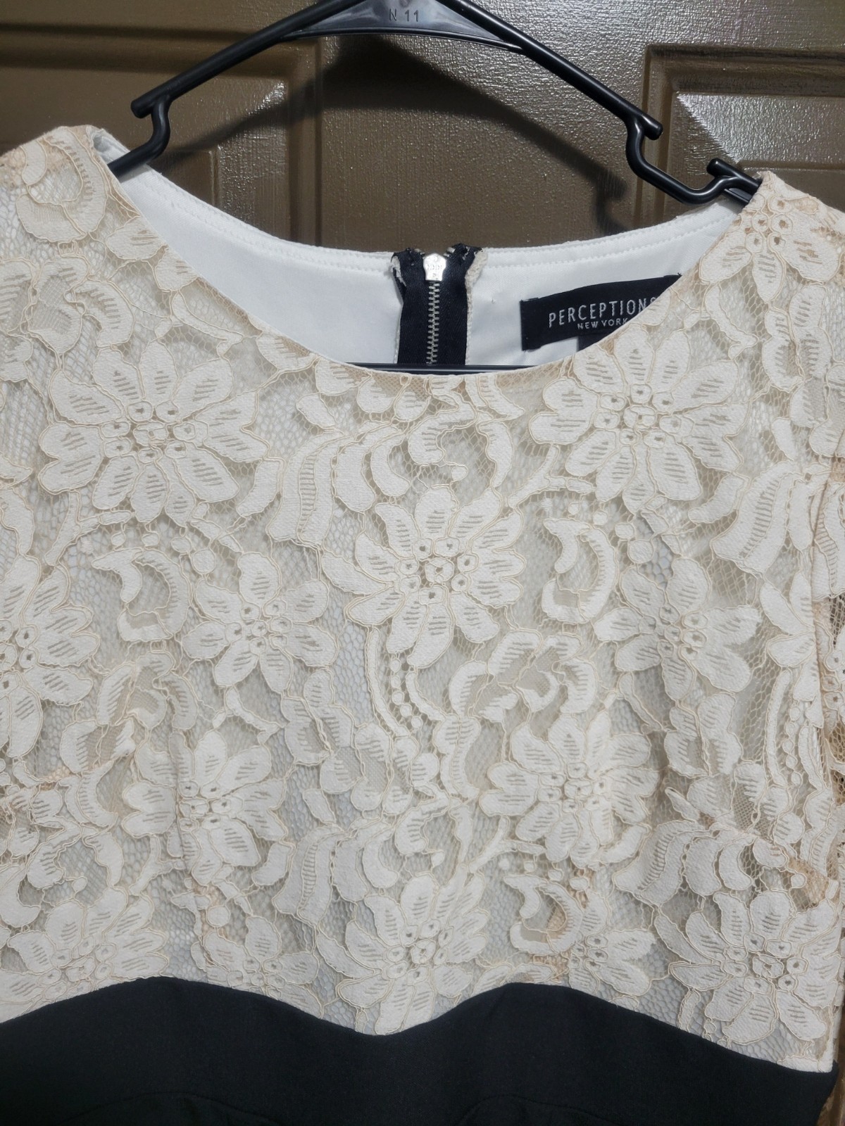 NWT Womens Small Elegant Lace Fit Flare Dress Bell Sleeve Classic Timeless Dress
