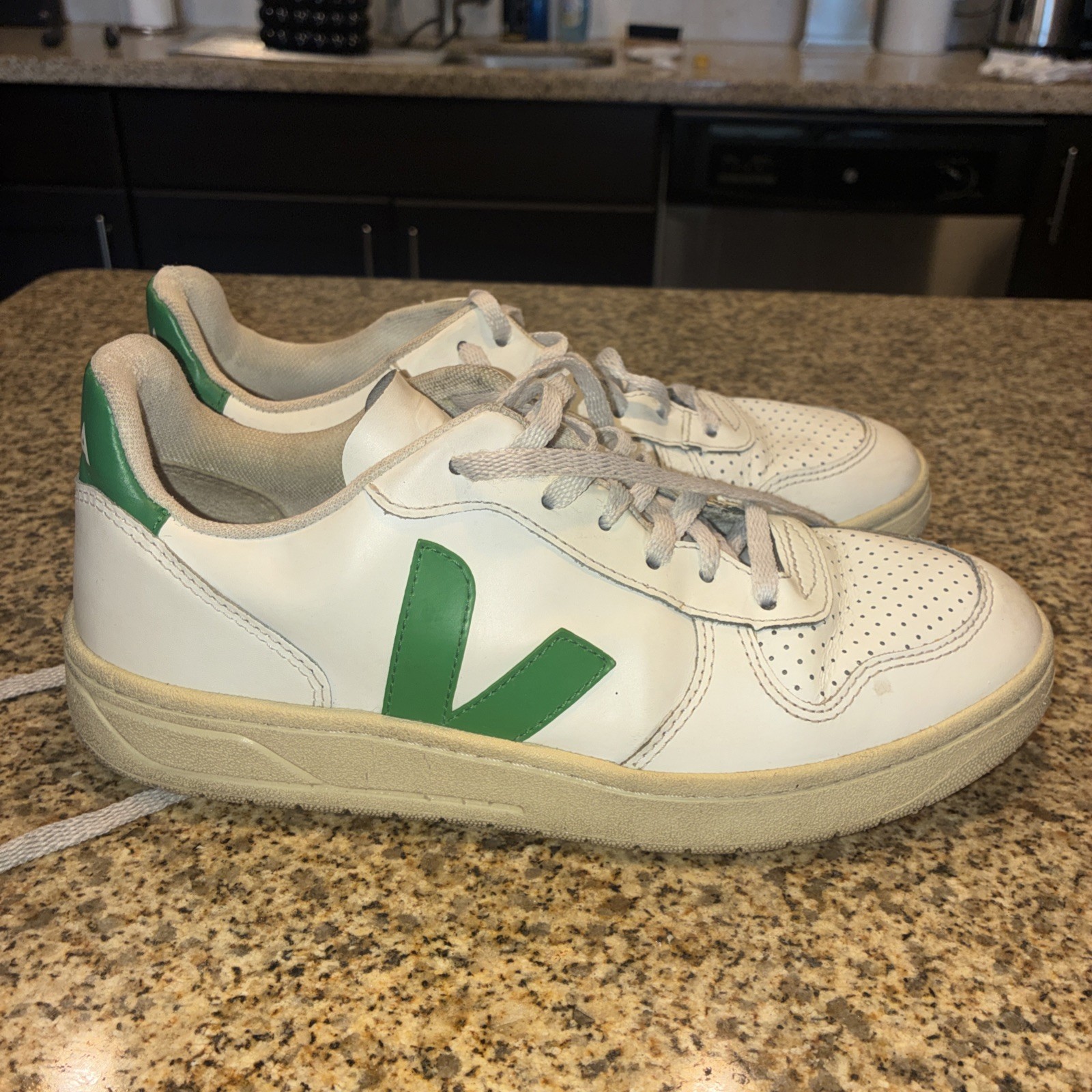 Veja Campo Canvas Sneakers, White/Emeraude, 7 M US 8.5 W