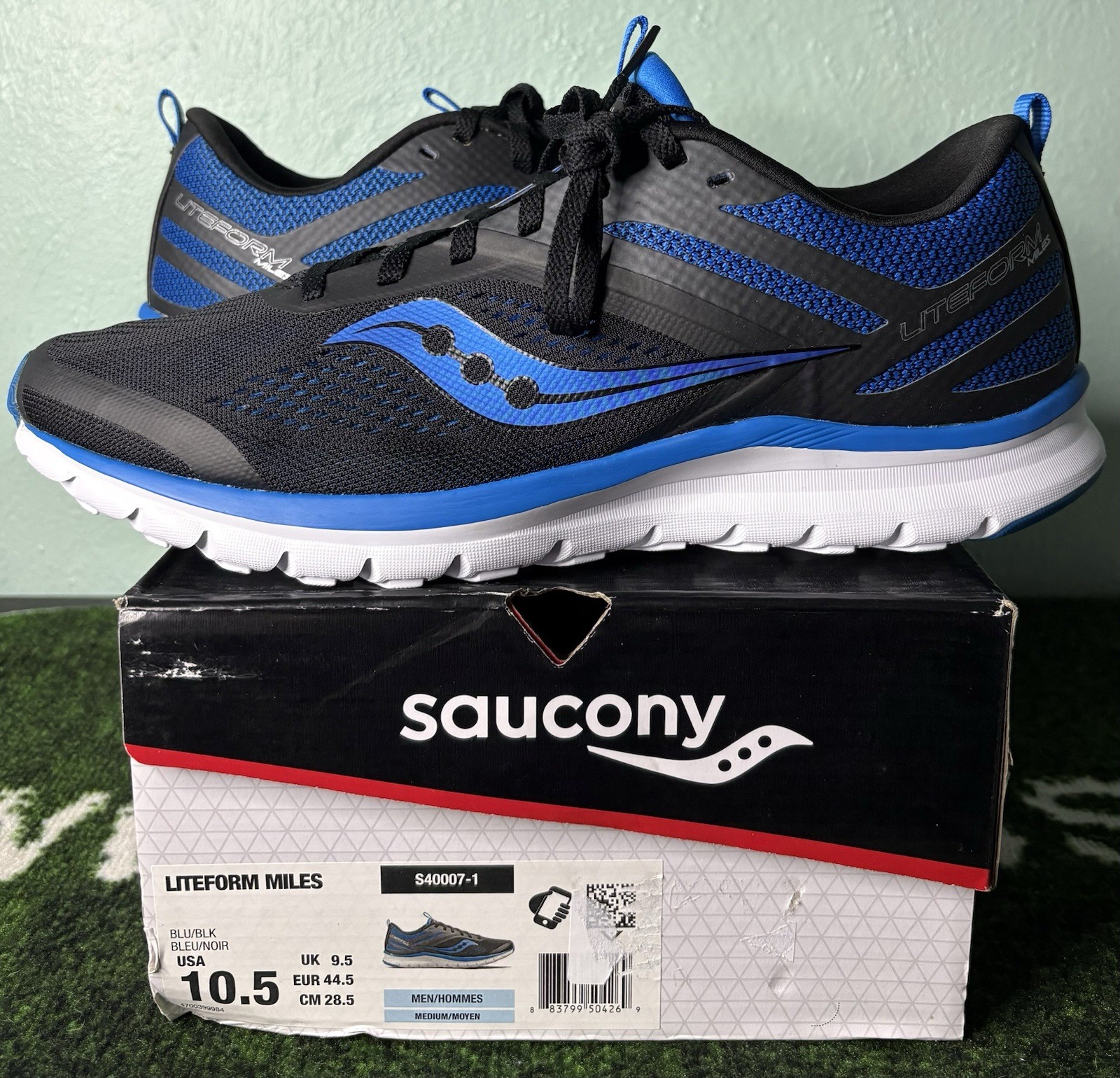 US Men’s 10.5 – Saucony Liteform Miles “Black Blue” S40007-1, 2017 Release