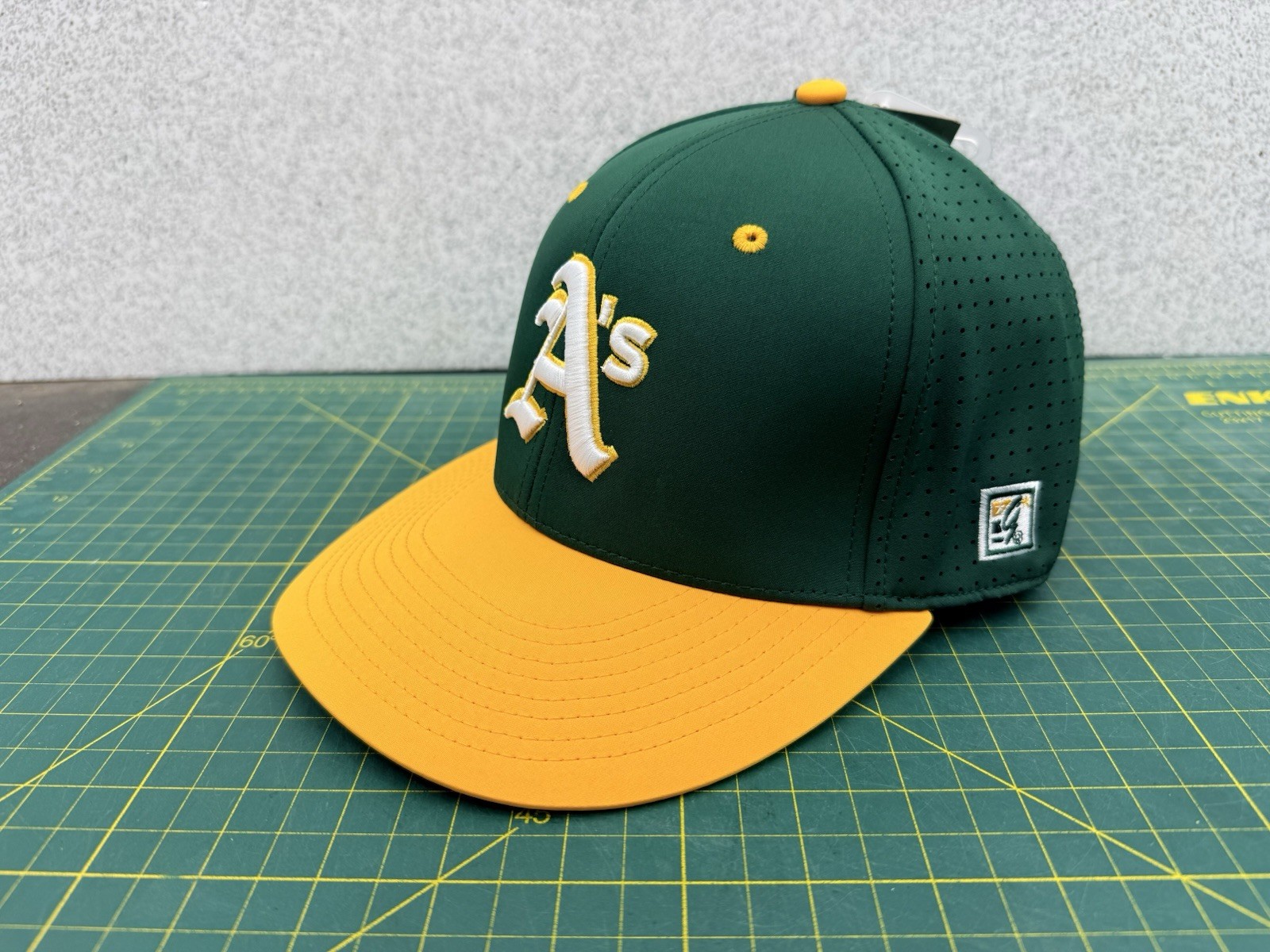 Oakland / Las Vegas Athletics A’s Fitted Baseball Hat Cap – Size M – by The Game