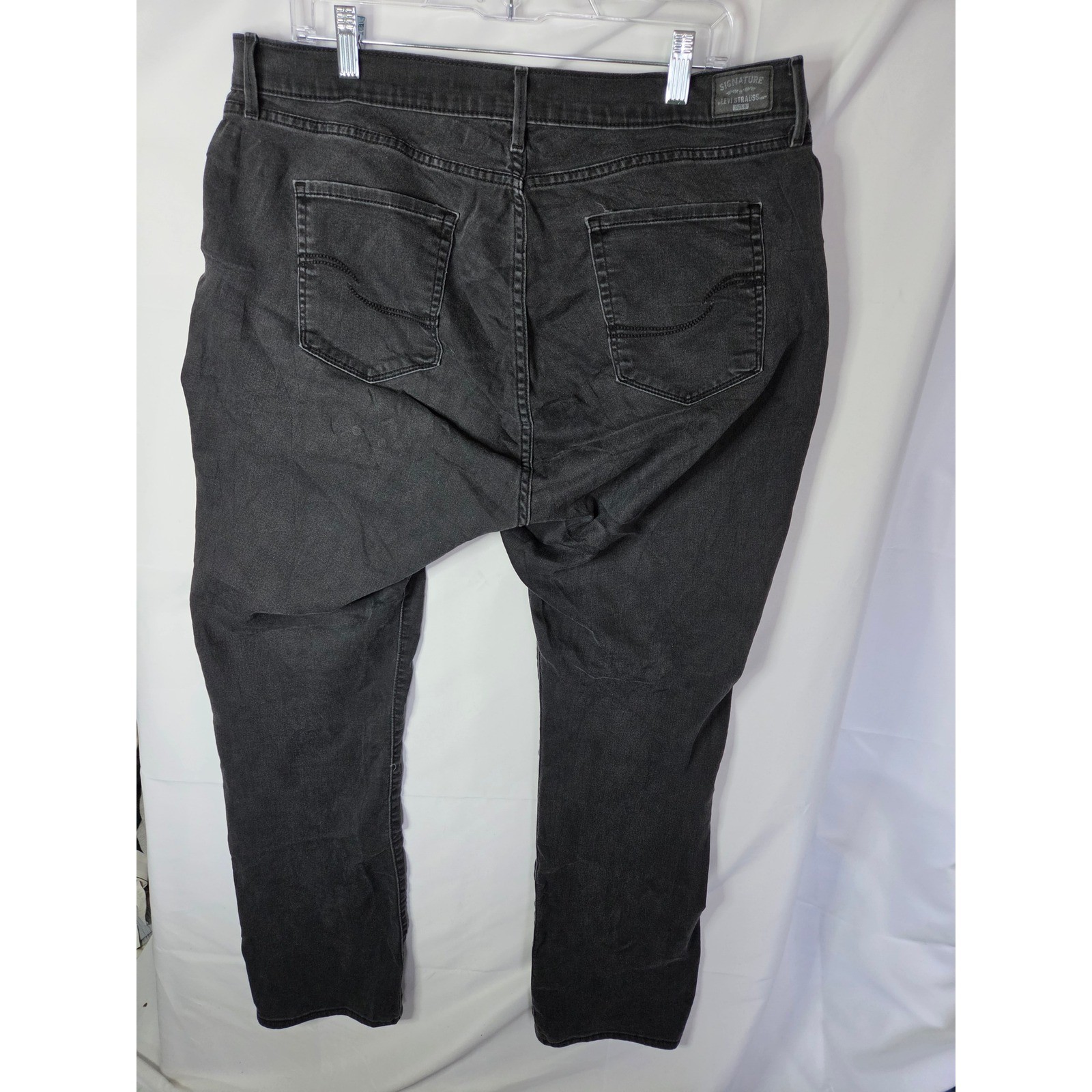Signature by Levi Strauss Gold Curvy Straight Jeans Black