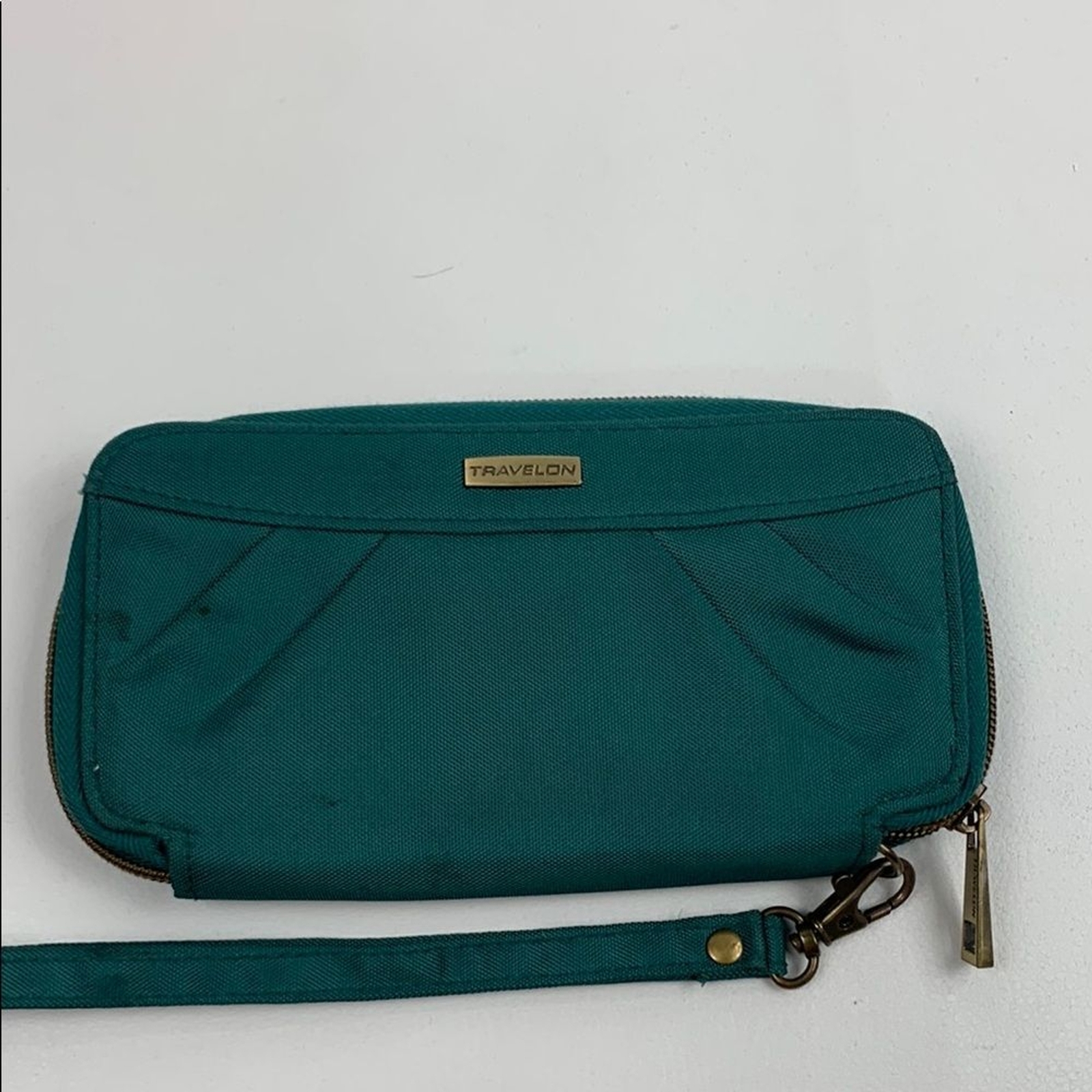 Travelon Dark Teal Green Clutch Wristlet wallet & brass Accents Zip around strap