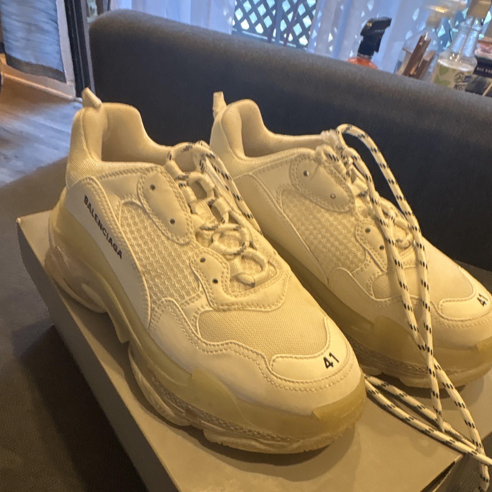 Balenciaga Men’s White Low Top Lace-Up Solid Athletic Sneaker Shoes