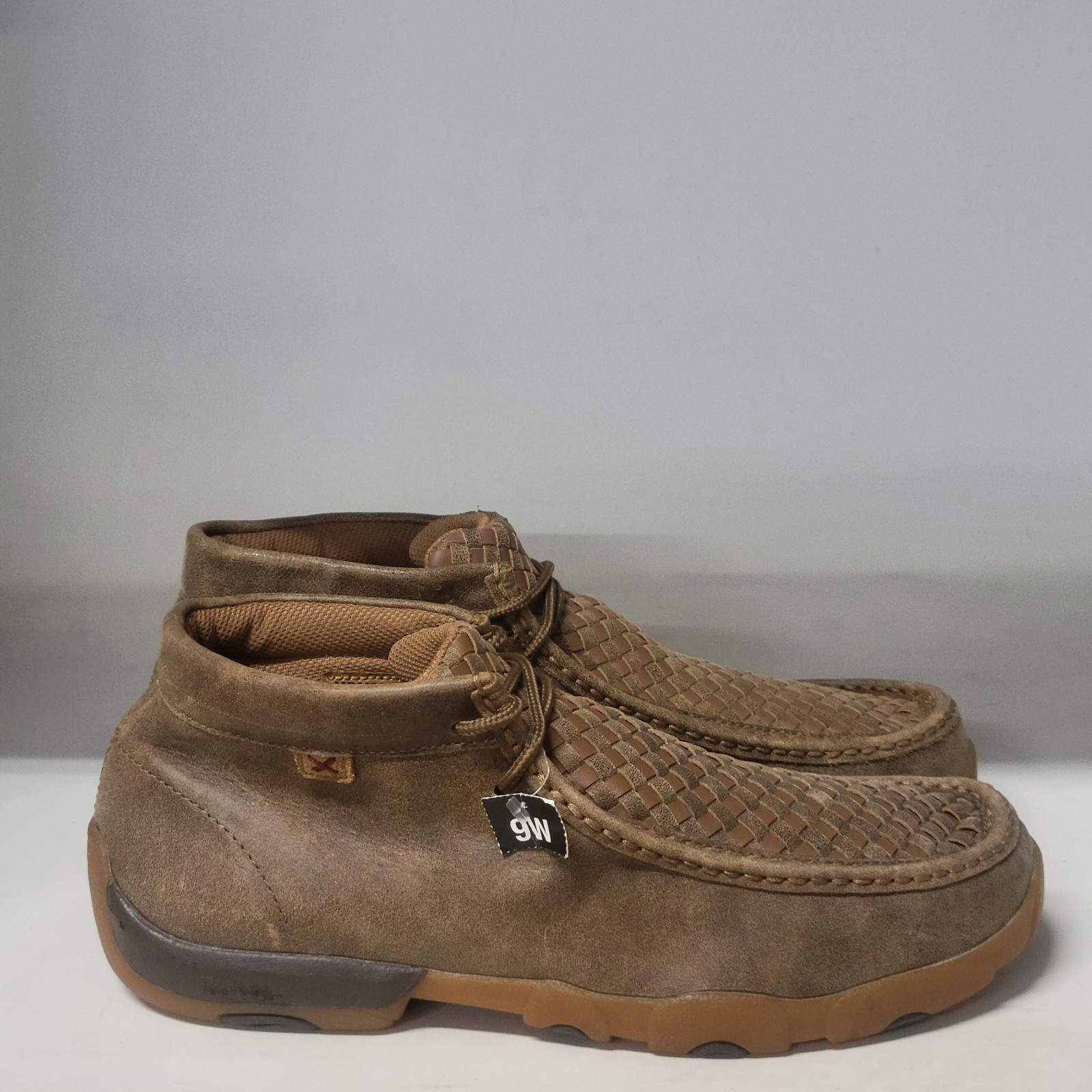 Twisted X Mens Chukka Driving Moc Bomber (LEFT BOOT 9M / RIGHT BOOT 9W)