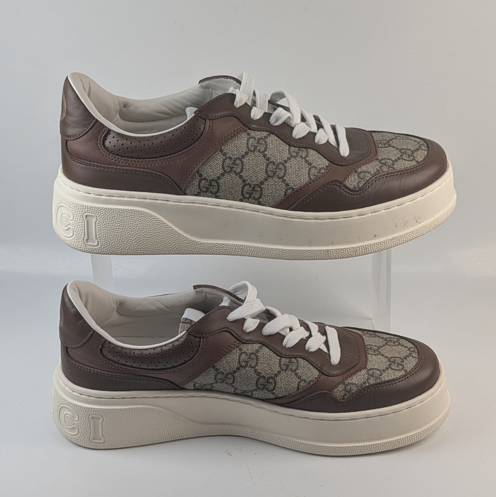 Gucci Men’s Sneaker Beige and Ebony GG Supreme, Gucci Size 8..5
