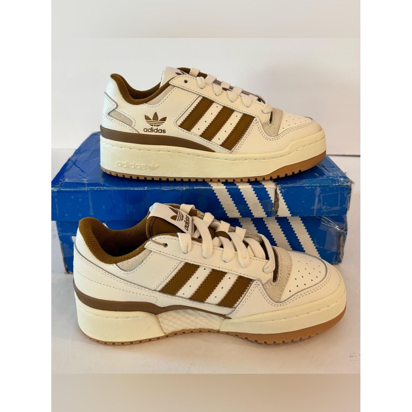 Adidas Forum Bold Stripes Women’s Shoes in the Cloud White/Bronze Strata- sz 5