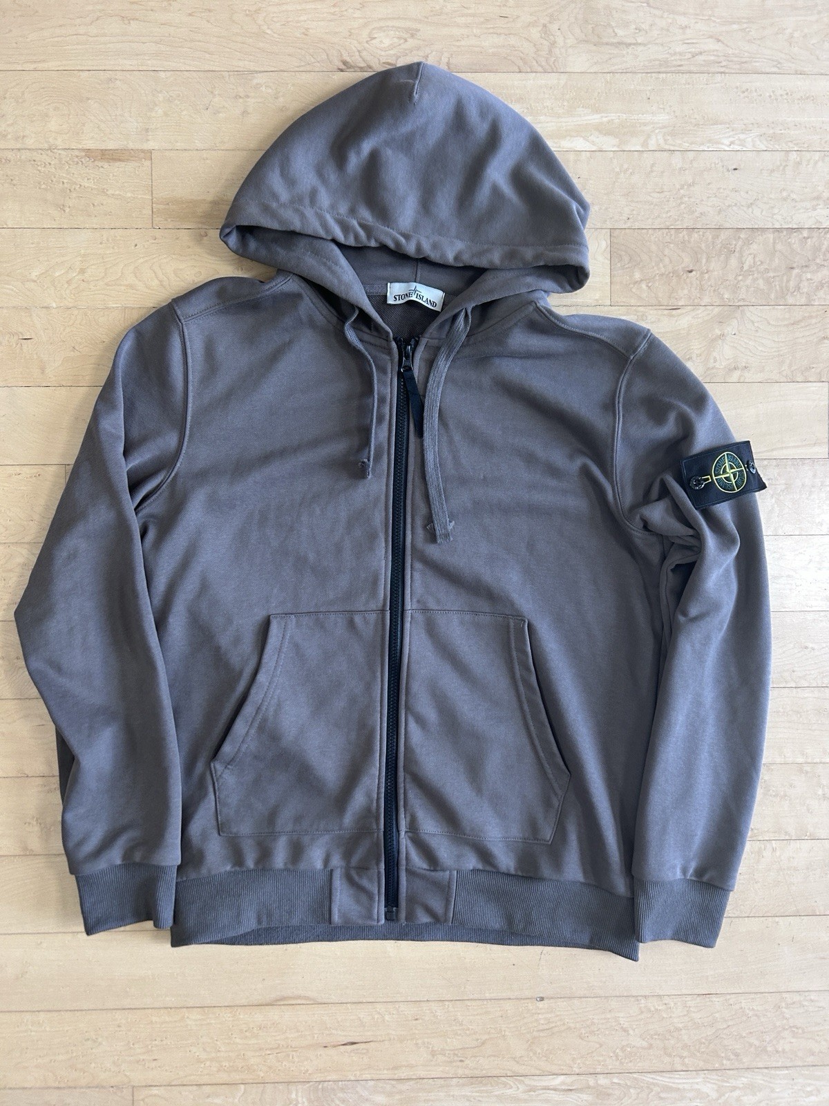 Authentic Stone Island Zip-Up Hoodie Grey – Size Medium Men’s