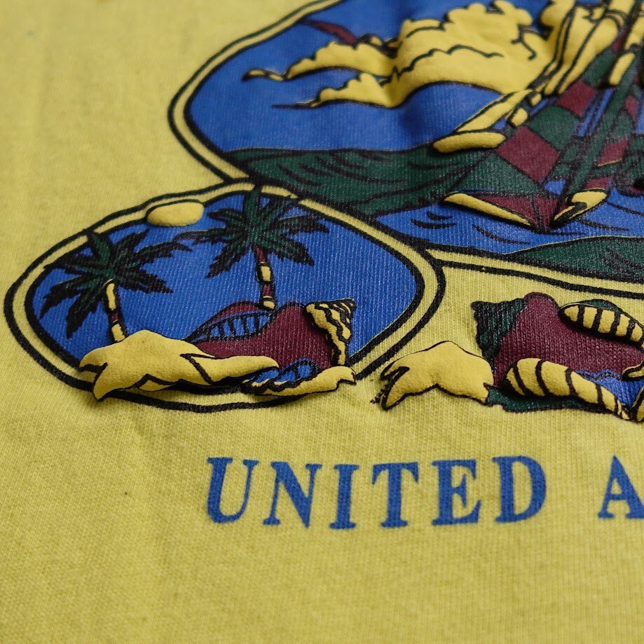 Dubai United Arab Emirates AST Graphic T-Shirt Men’s XL Yellow Puffy 3D Art Tee
