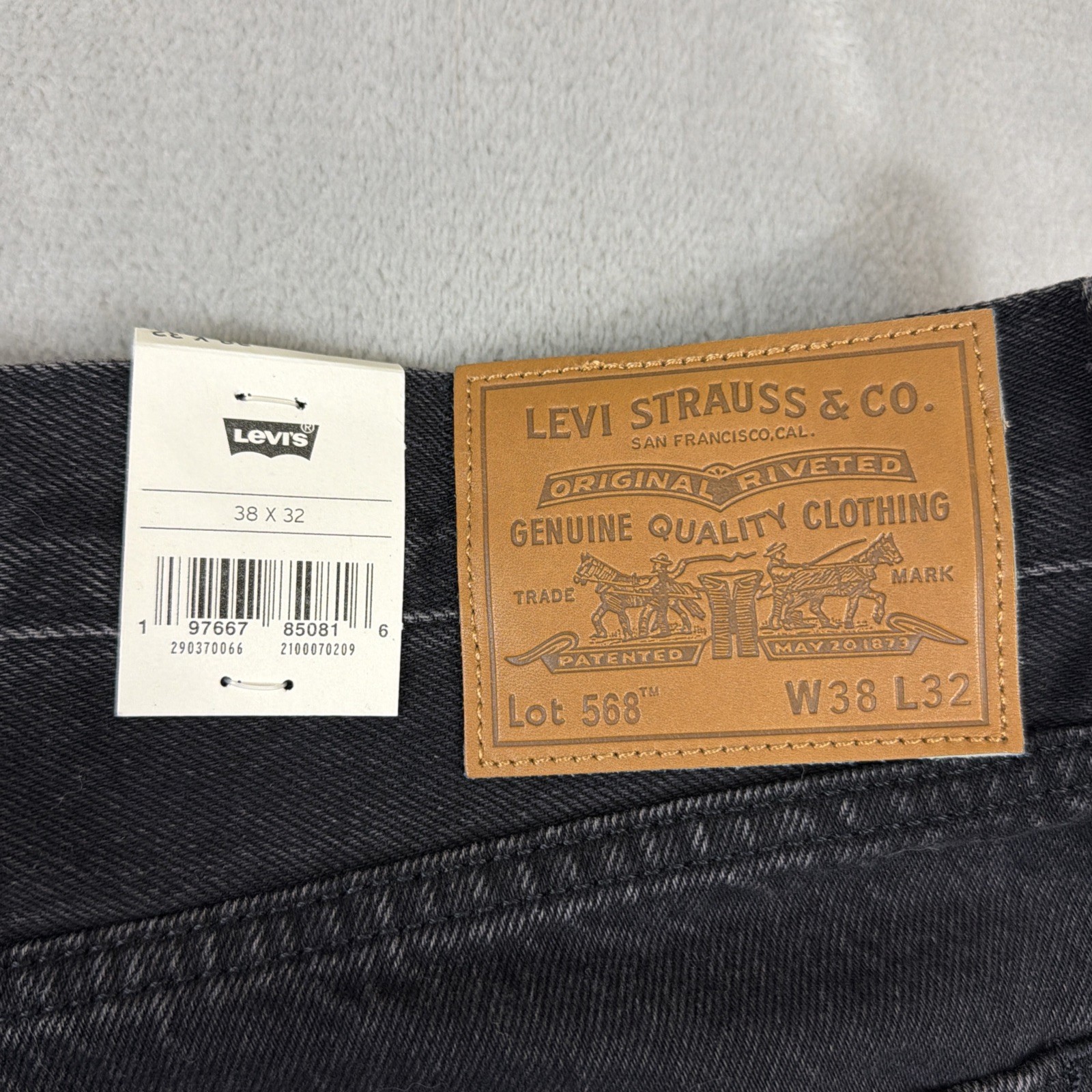 Levi’s 568 Premium Jeans Men’s Size 38×32 Loose Straight Black Denim Cotton