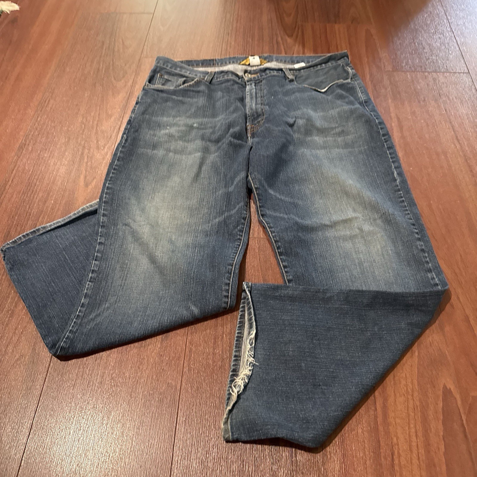 Lucky Brand Men Size 36 Straight Fit Blue Denim Jeans Cotton Logo 5Pocket Design