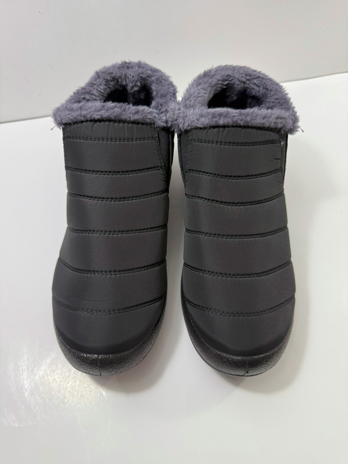 Women’s GO Winter Shoes Size 10 (US) (They are sized 43 in Chinese sizing) Black