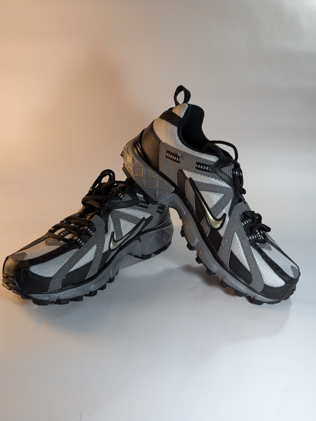 Nike Air Alvord Series Gray Black Mesh Synthetic Cushioned Trail Running sneaker