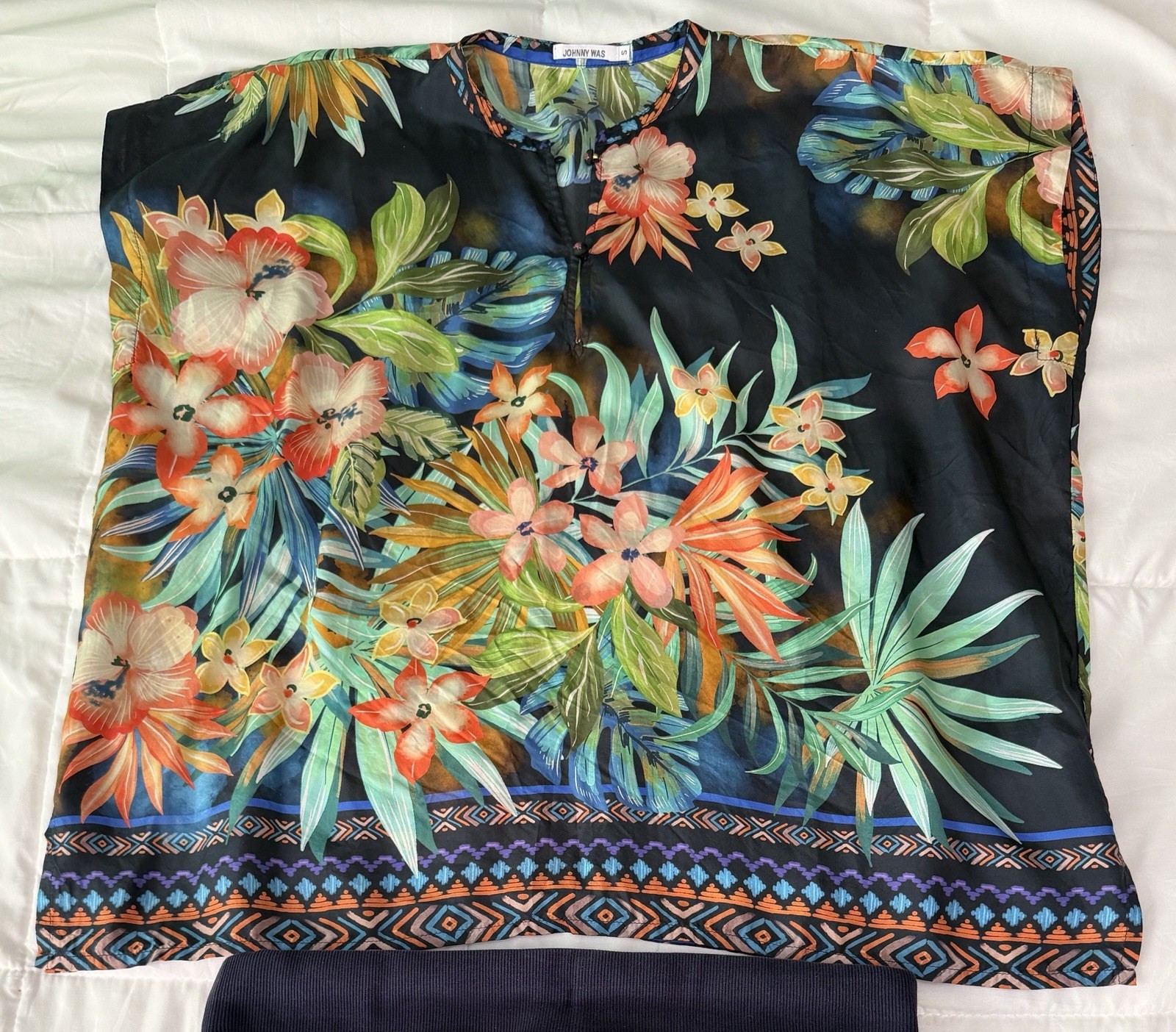 Johnny Was Boho Tunic Size Small But Fits Medium 100% Silk Tropical Flowy