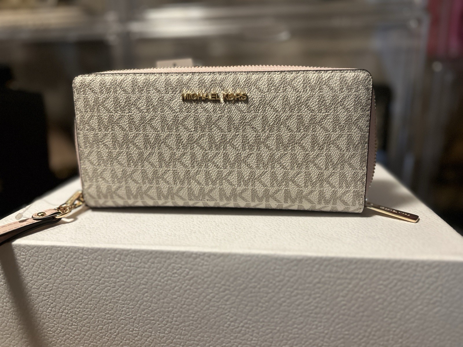 Michael Kors Jet Set Travel Zip-Around Continental Wallet Pink Beige Logo