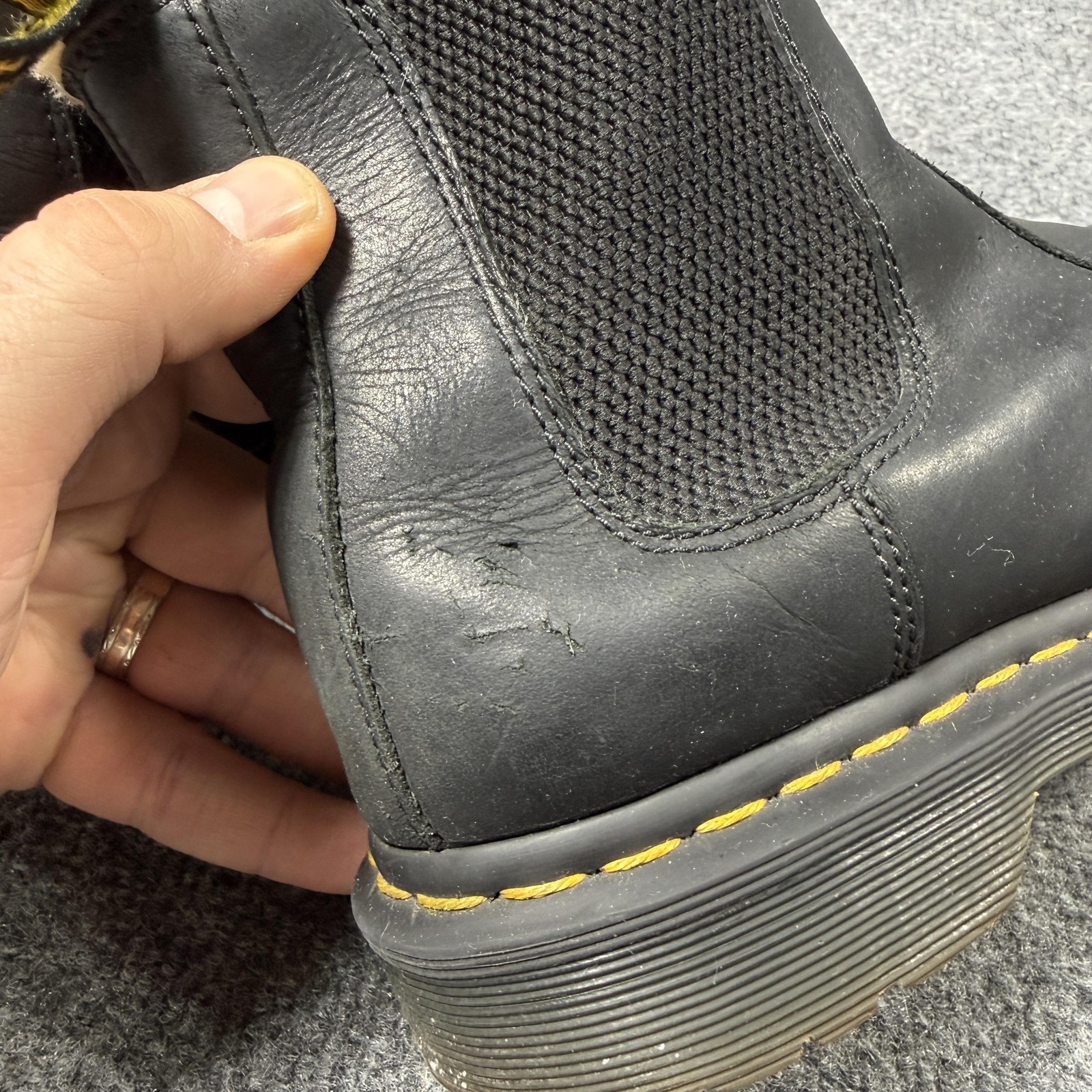 Dr. Martens 2976 Leonore Boots Womens Size 9 Black Fur Lined Chelsea Ankle