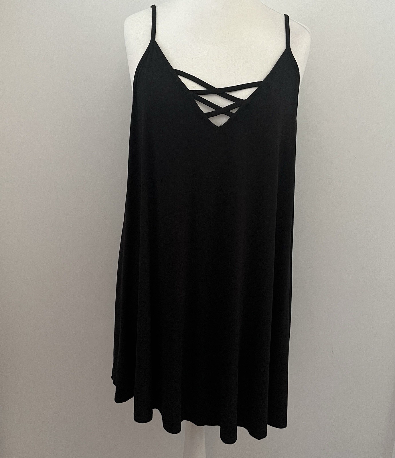 Yours Size 22/24 Black Sleeveless Tunic Top Criss Cross Front Summer Beach