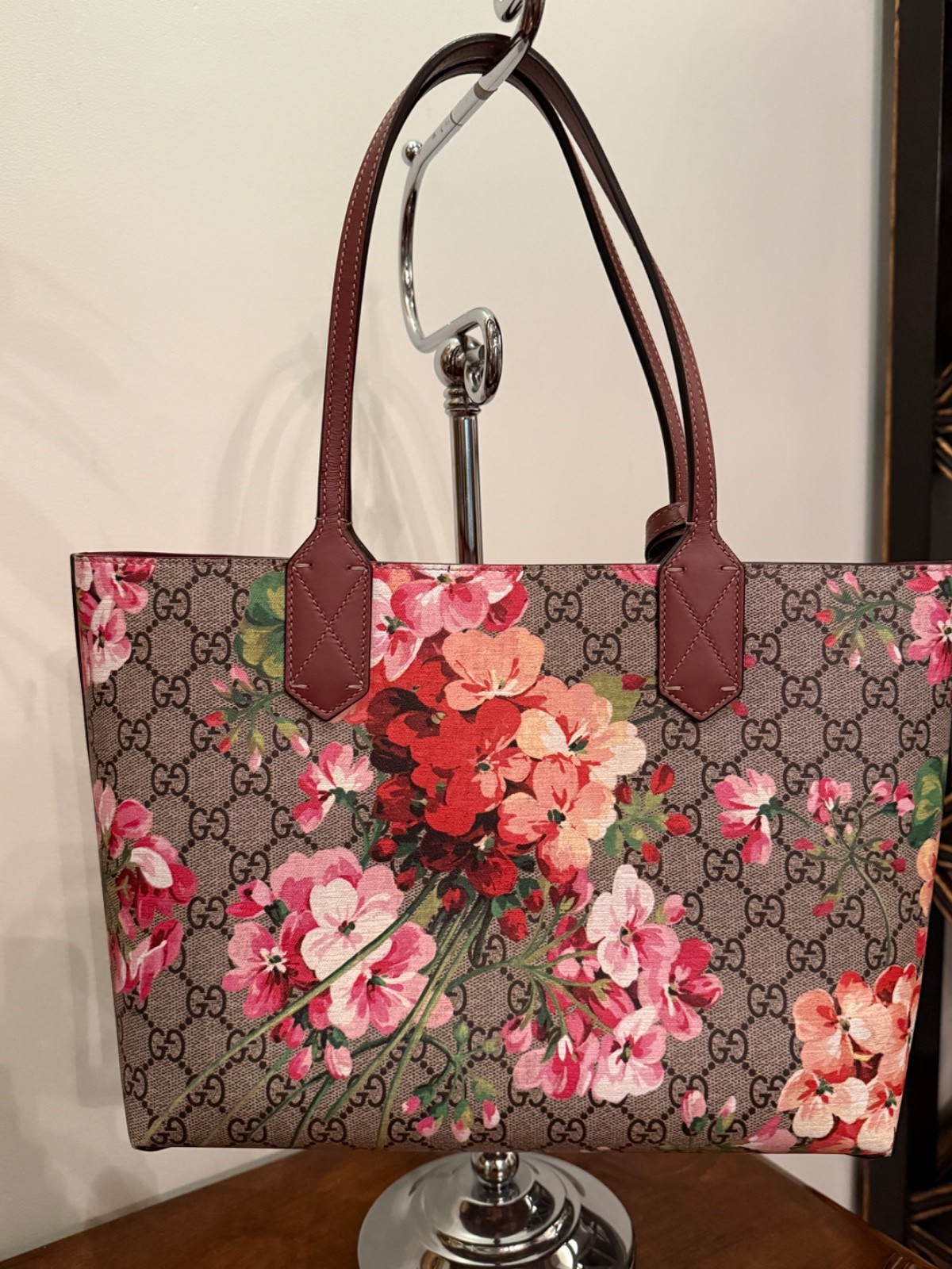 Gucci Reversible Tote Blooms GG Print Leather Medium, Never used!