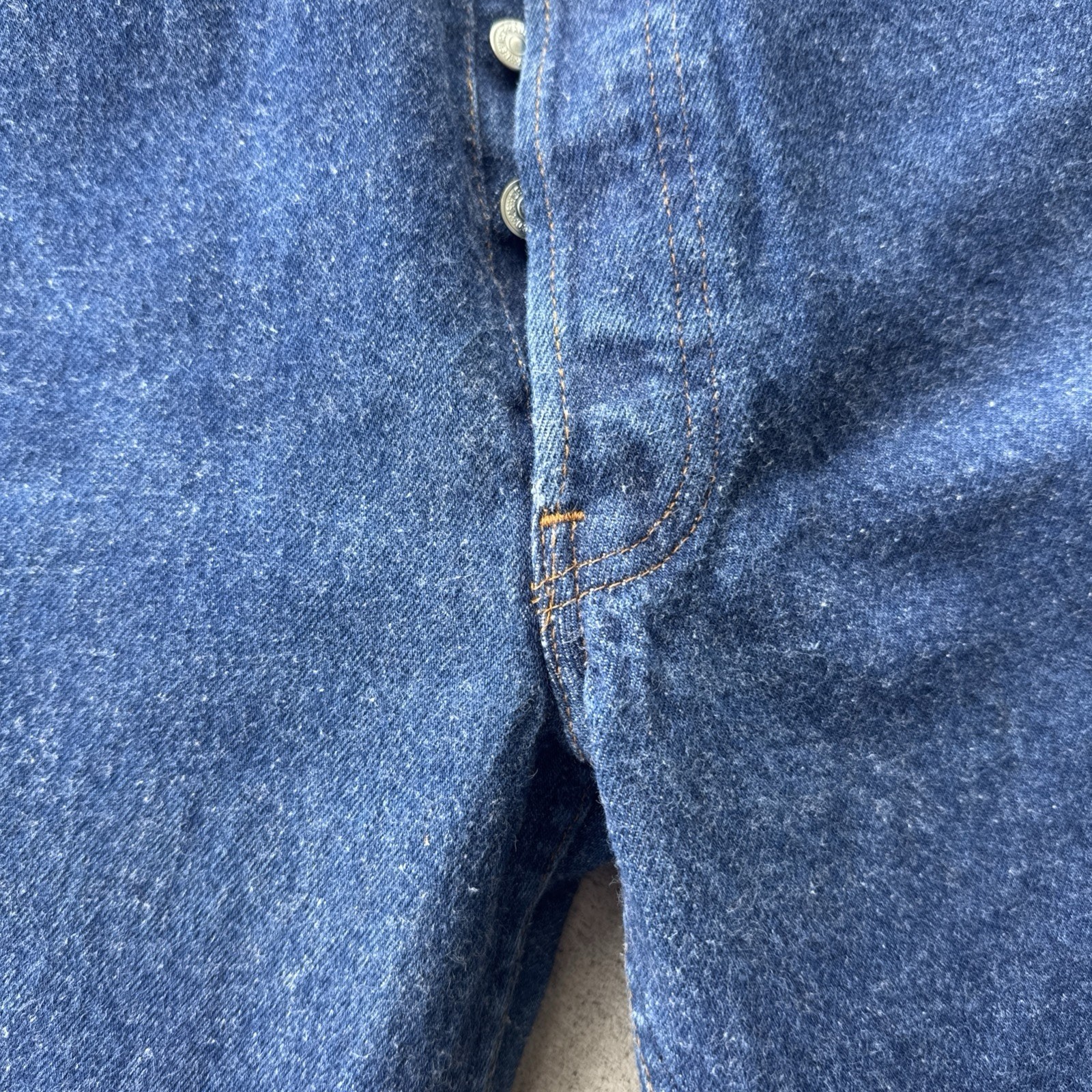 36×38 – Vtg. 90s Levi’s 501 Button Fly medium dark Wash Made in USA men’s