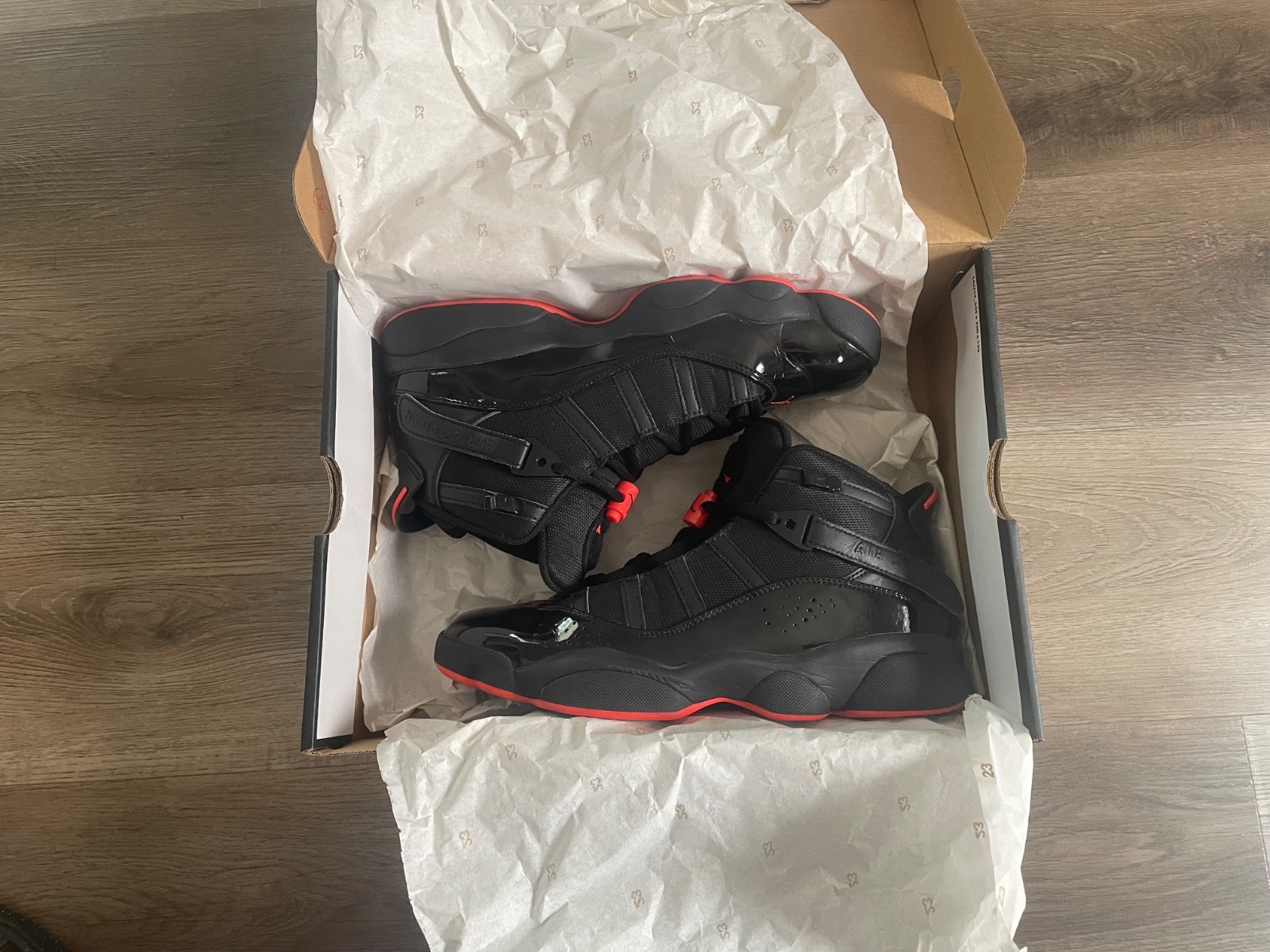 JORDAN 6 RINGS BLK/RED 9.5