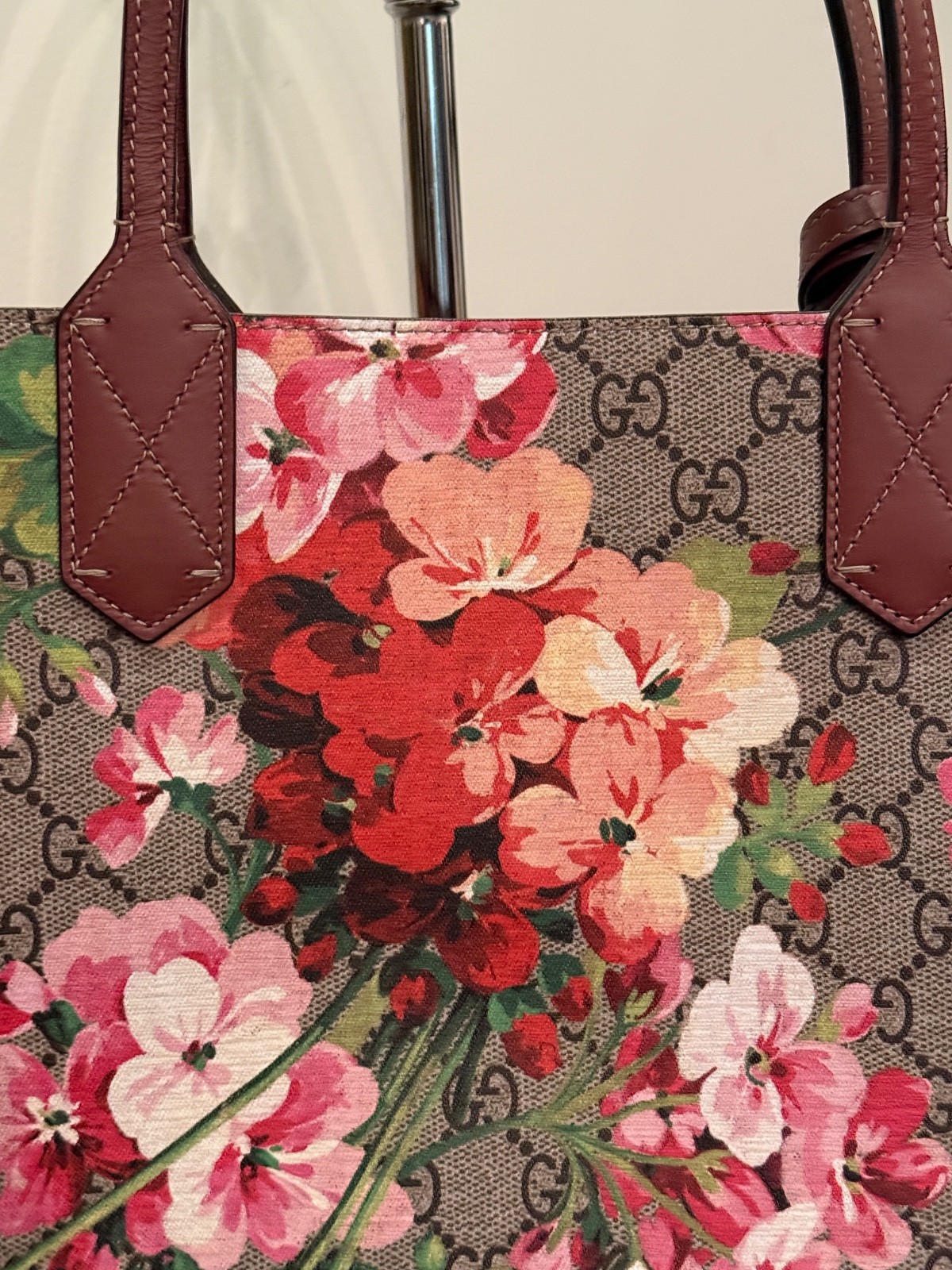 Gucci Reversible Tote Blooms GG Print Leather Medium, Never used!