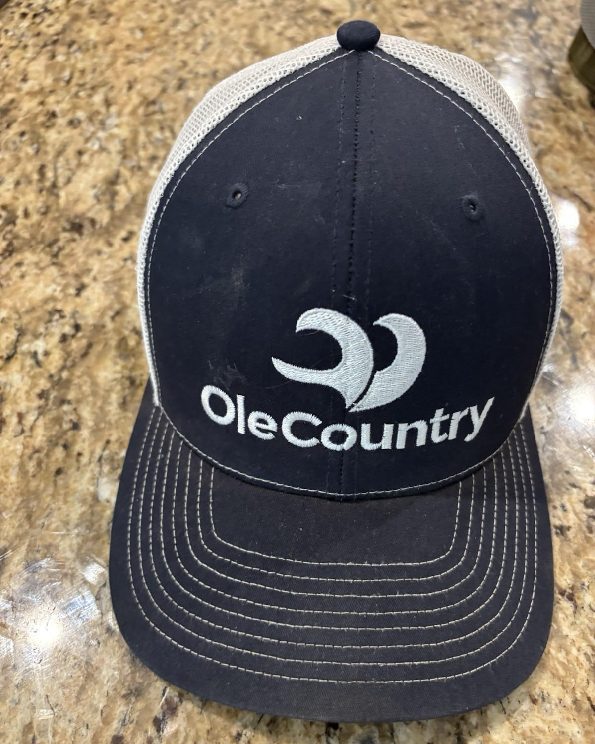 oleCountry Black/White Trucker Hat, Mesh Back, Unisex Adults One Size