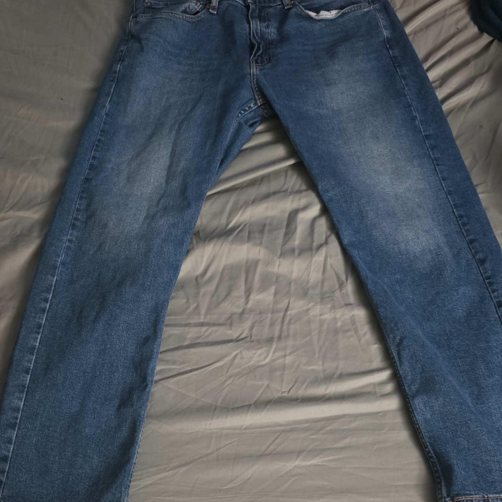 Levi’s 505 Series Men’s Straight Regular Fit Blue Denim Jeans, 5-Pocket Design