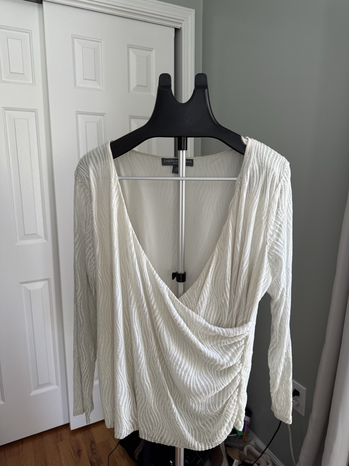 Vintage Josephine Chaus Woman 2X Ivory Textured Surplice Wrap Top Y2K Plus Size