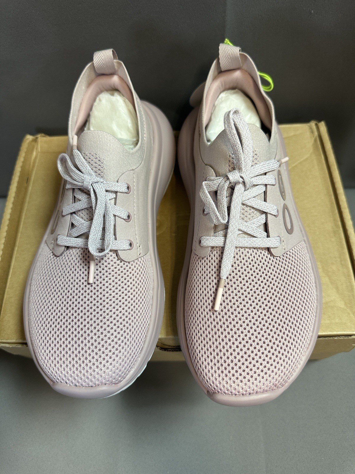 New OOFOS Women’s OOmy Stride in Stardust / White – Recovery Sneakers – Size 7