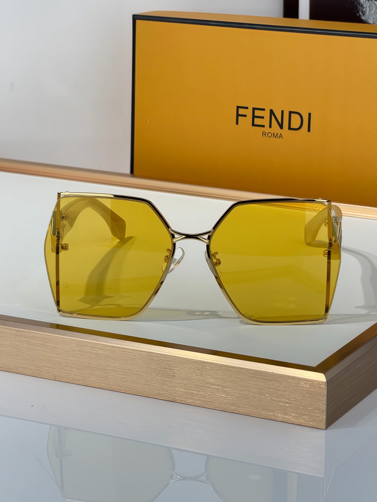 Fendi FF40220 Oversized Sunglasses Gold Logo 63-18-140 Women