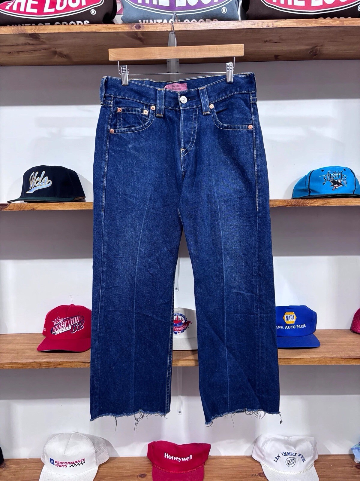 Vintage 90s Y2K Levi’s Type 1 Blue Dark Wash Denim Jeans Iconic Straight 31×30