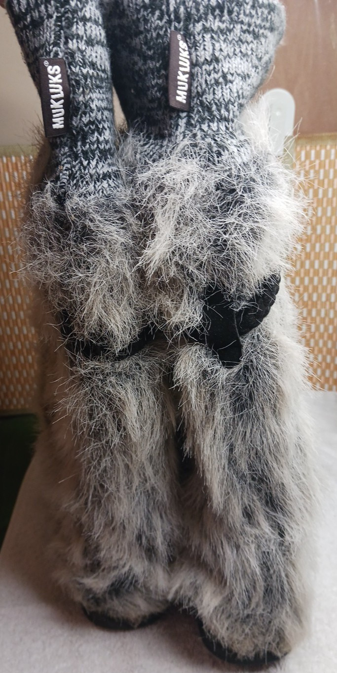 Mukluks Black with Gray Fur Comfort Boots Feather Charm Women US 9 Warm