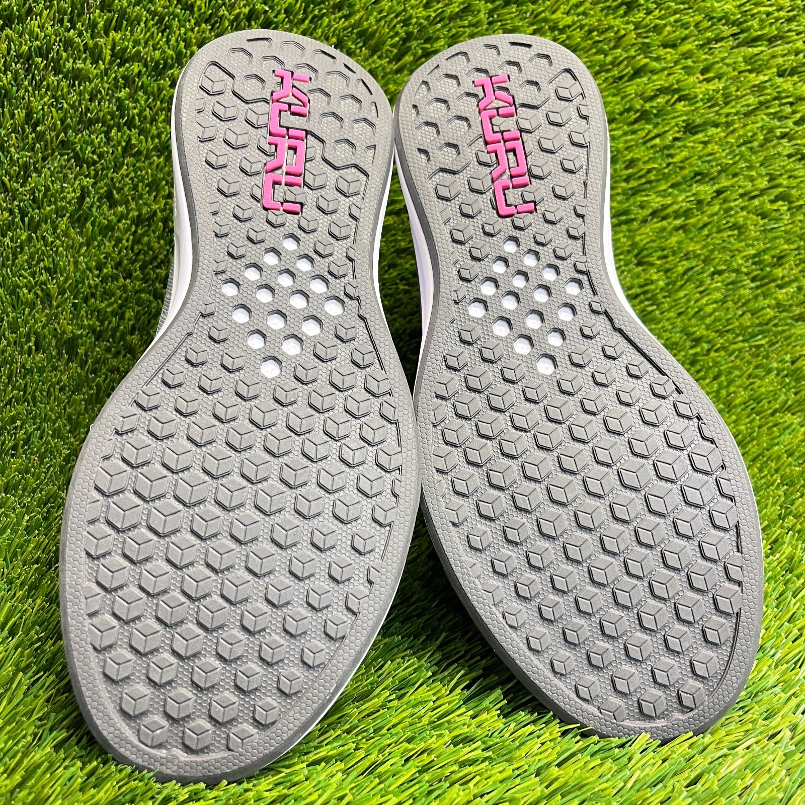 Kuru Atom Womens Size 8.5 Gray White Athletic Walking Slip On Shoes Sneakers