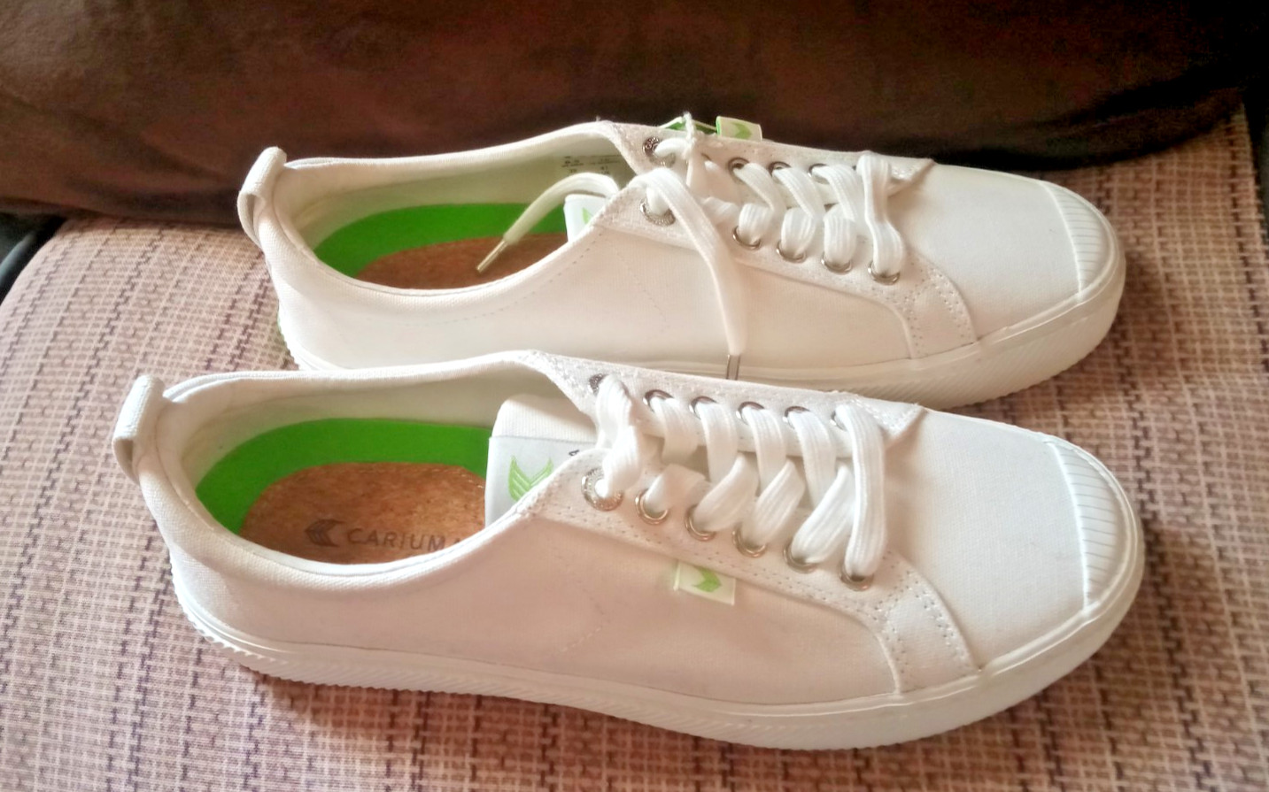 Cariuma Oca Low Athletic Sneaker Shoes White Canvas Women’s Size US 6.50/37EU