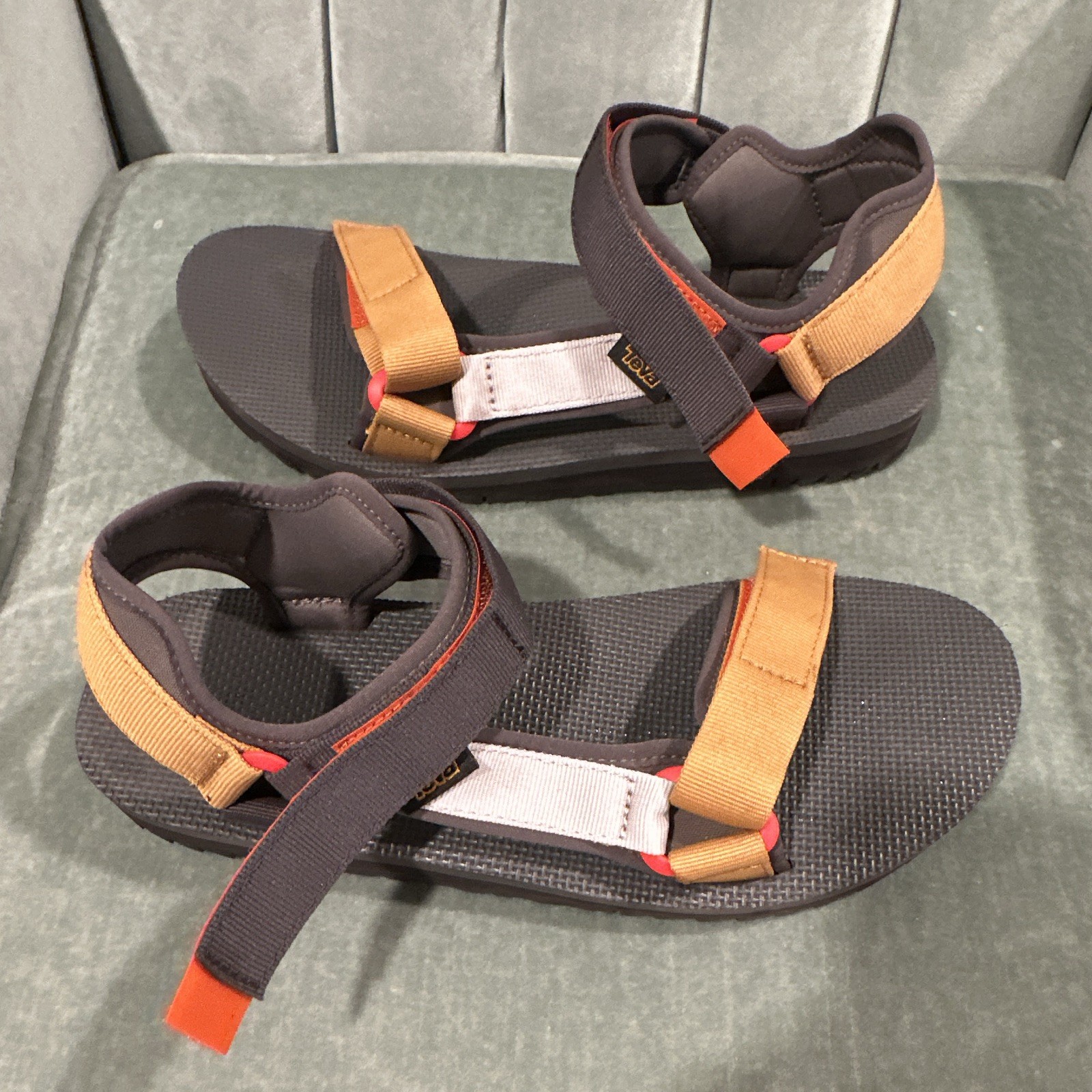 Teva Men’s Universal Trail Sandals US 11 M worn once, new, in box