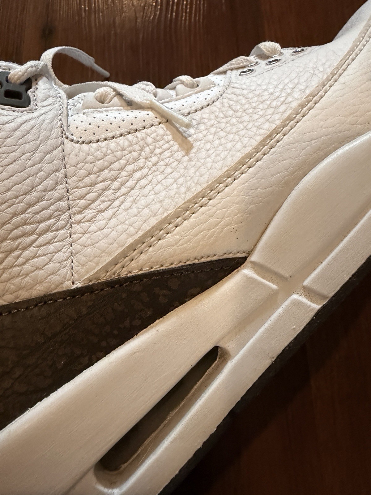 Air Jordan 3 Retro 2018 Mocha – Size 9.5