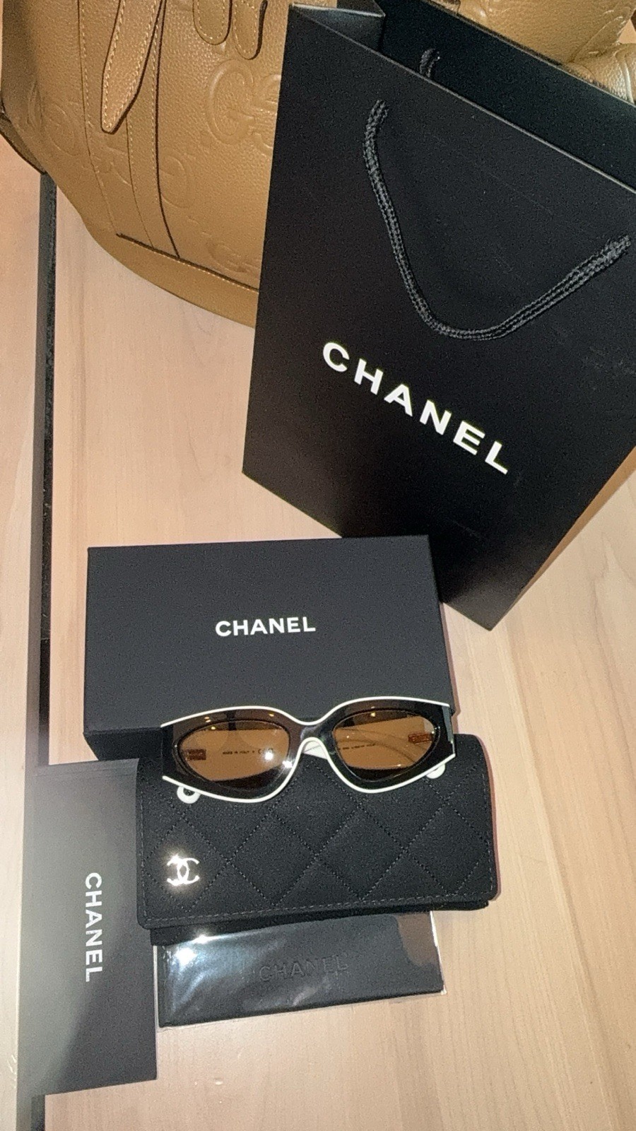 CHANEL Sunglasses Black &White Cat Eye CC Logo Authentic CH 6056 1656/53
