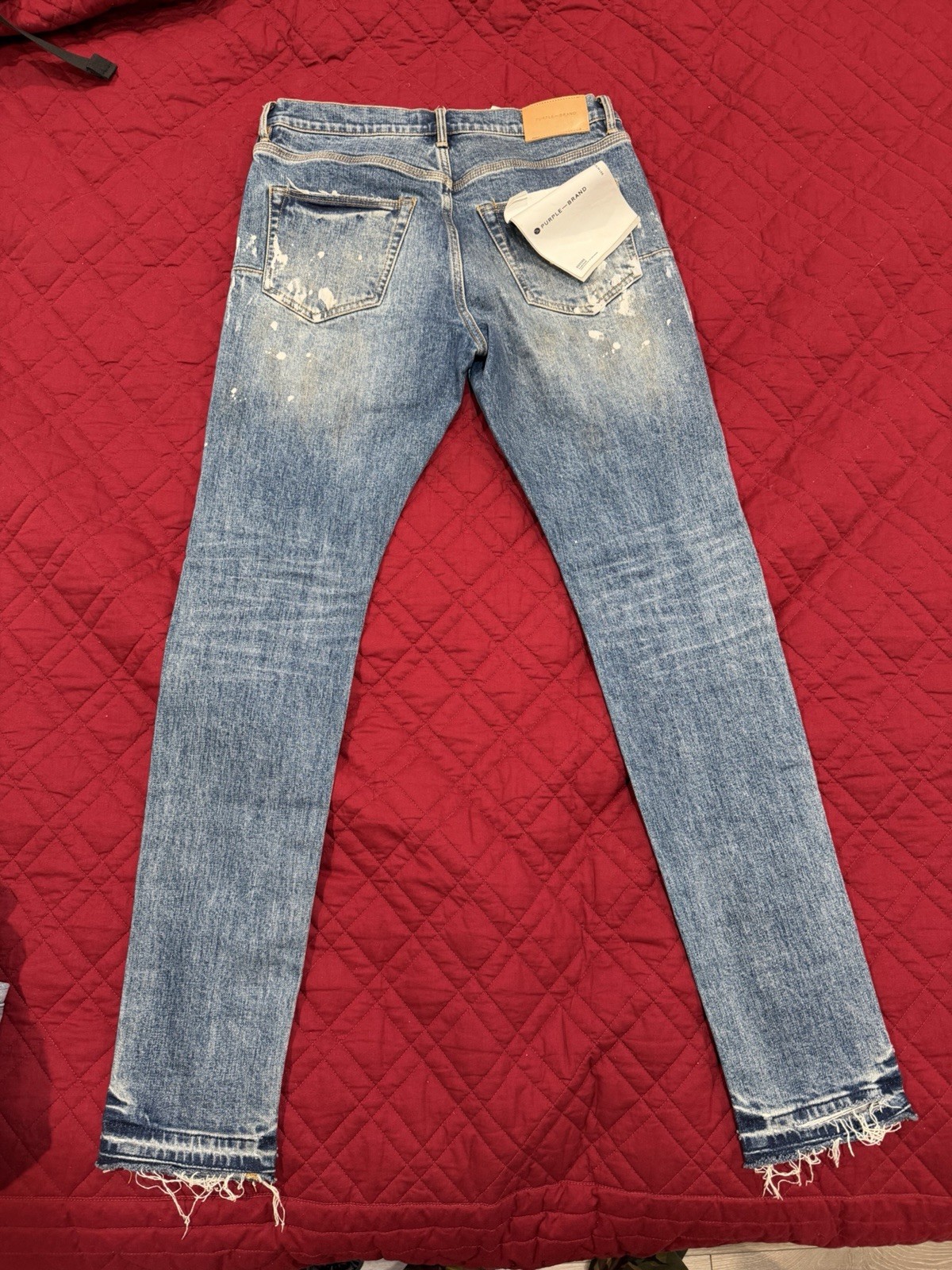 PURPLE Men ’s 32 Light Wash Distressed Skinny Jeans