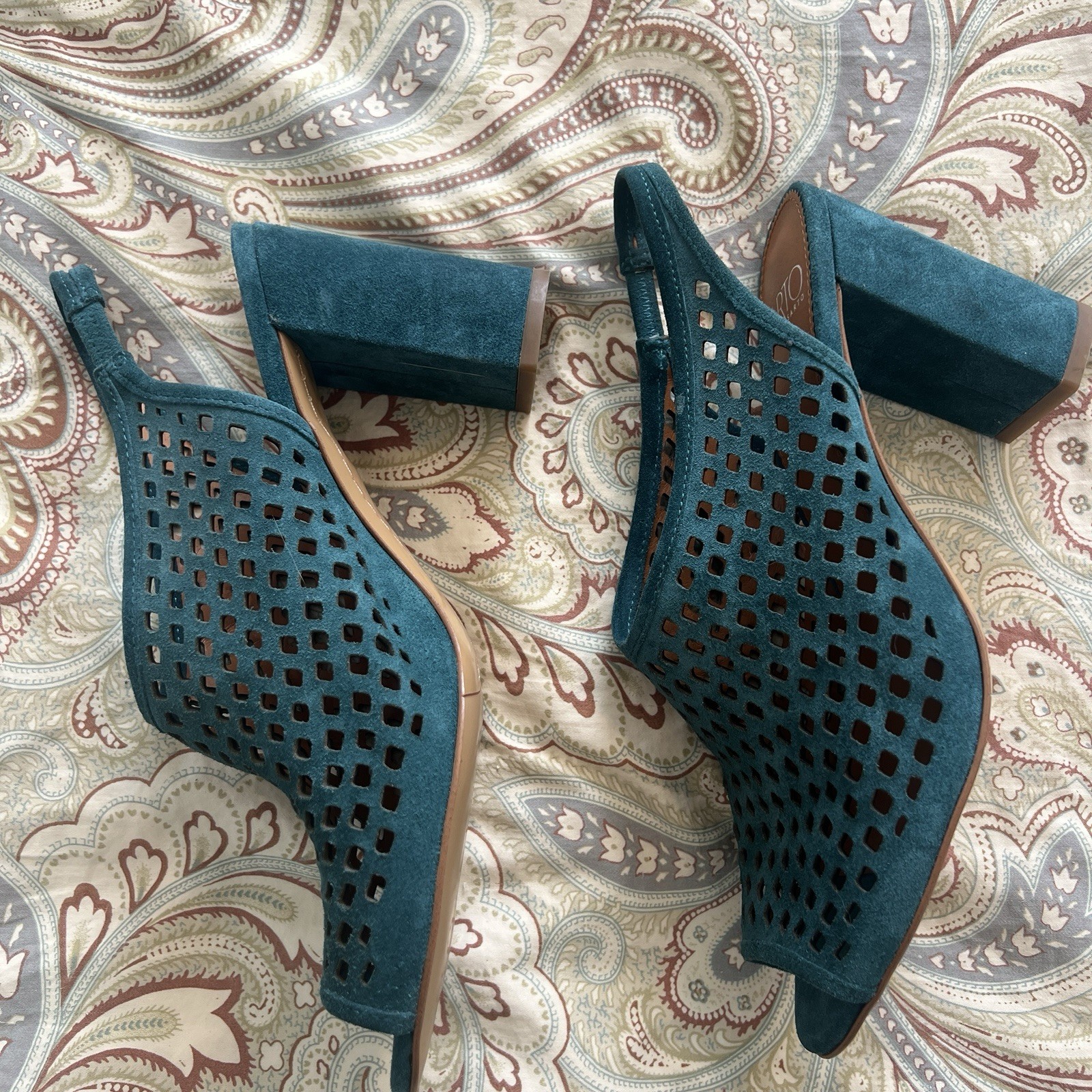 Franco Sarto Harlet 2 Teal Suede Perforated Slingback Block Heel Sandals Sz 8