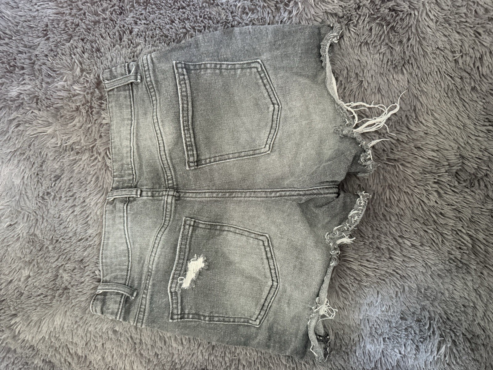 No Boundaries Women’s High Rise Light Wash Gray Distressed Cut-Off Shorts 5