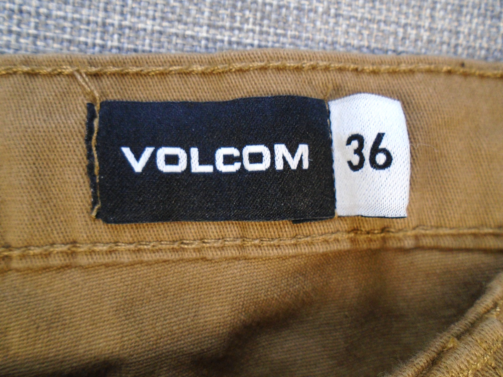 VOLCOM Shorts 38″ Waist Tan Brown 98% Cotton, 2% Elastane, 9″ Inseam