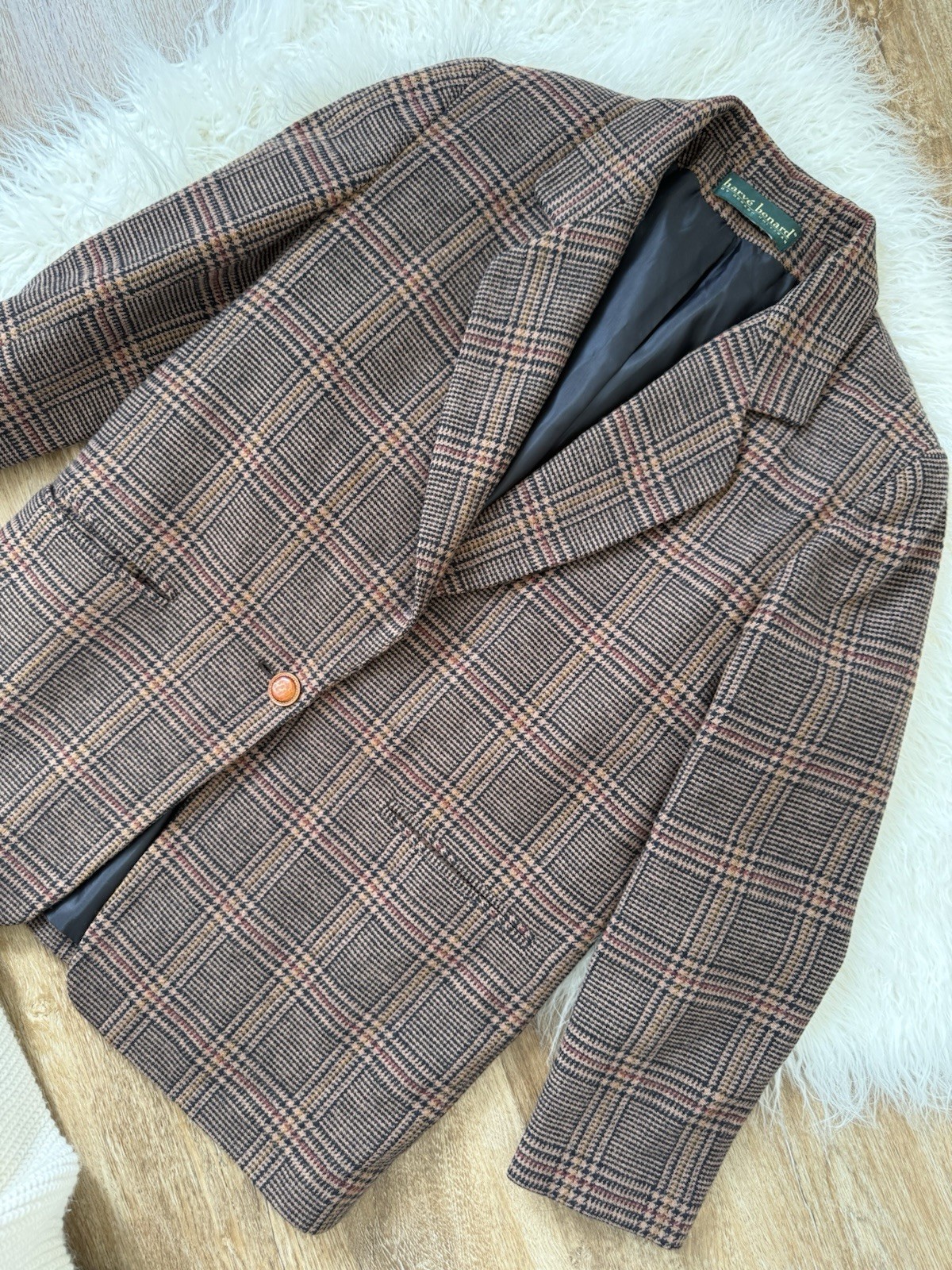 Vintage plaid wool blazer by Harvé Benard; “old money” style, size M.