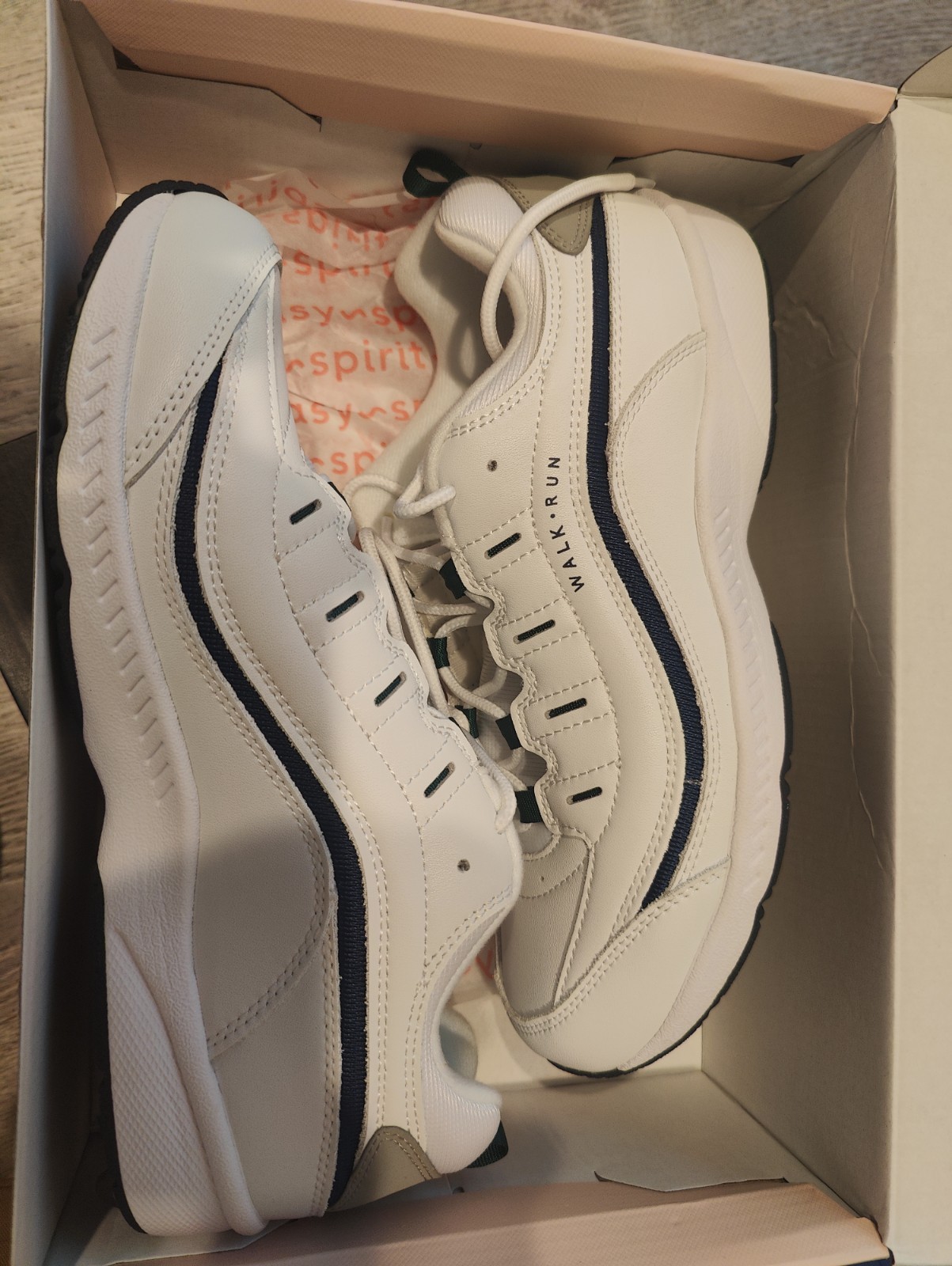 Easy Spirit Romy Walk Run Women’s Walking Sneakers Cushioned White 10 M