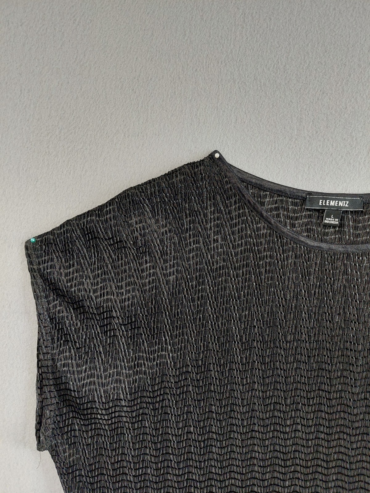 Elementz Women Blouse Top L Dark Gray Textured Knit Cap Sleeve Pullover Warm Fit