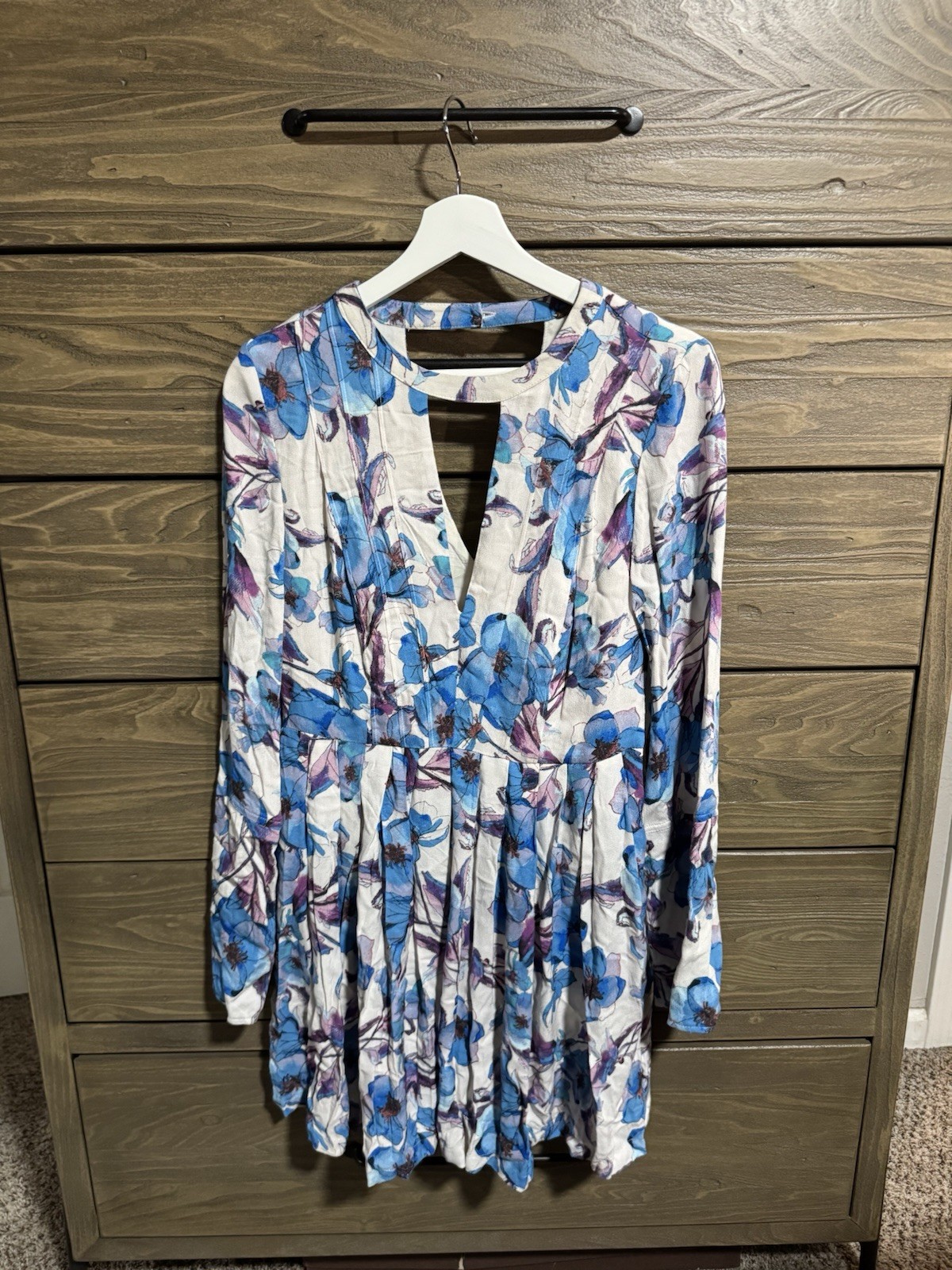 Free People Tegan White Blue Floral Long Sleeve Keyhole Short Mini Dress Size 2